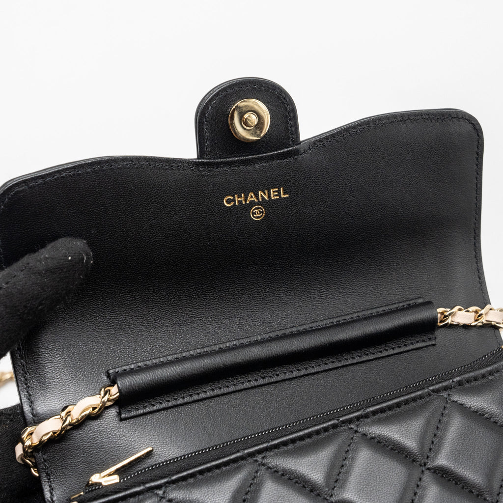 CHANEL 23B FLAP PHONE HOLDER LAMBSKIN BLACK/ WHITE LGHW (MICROCHIP)