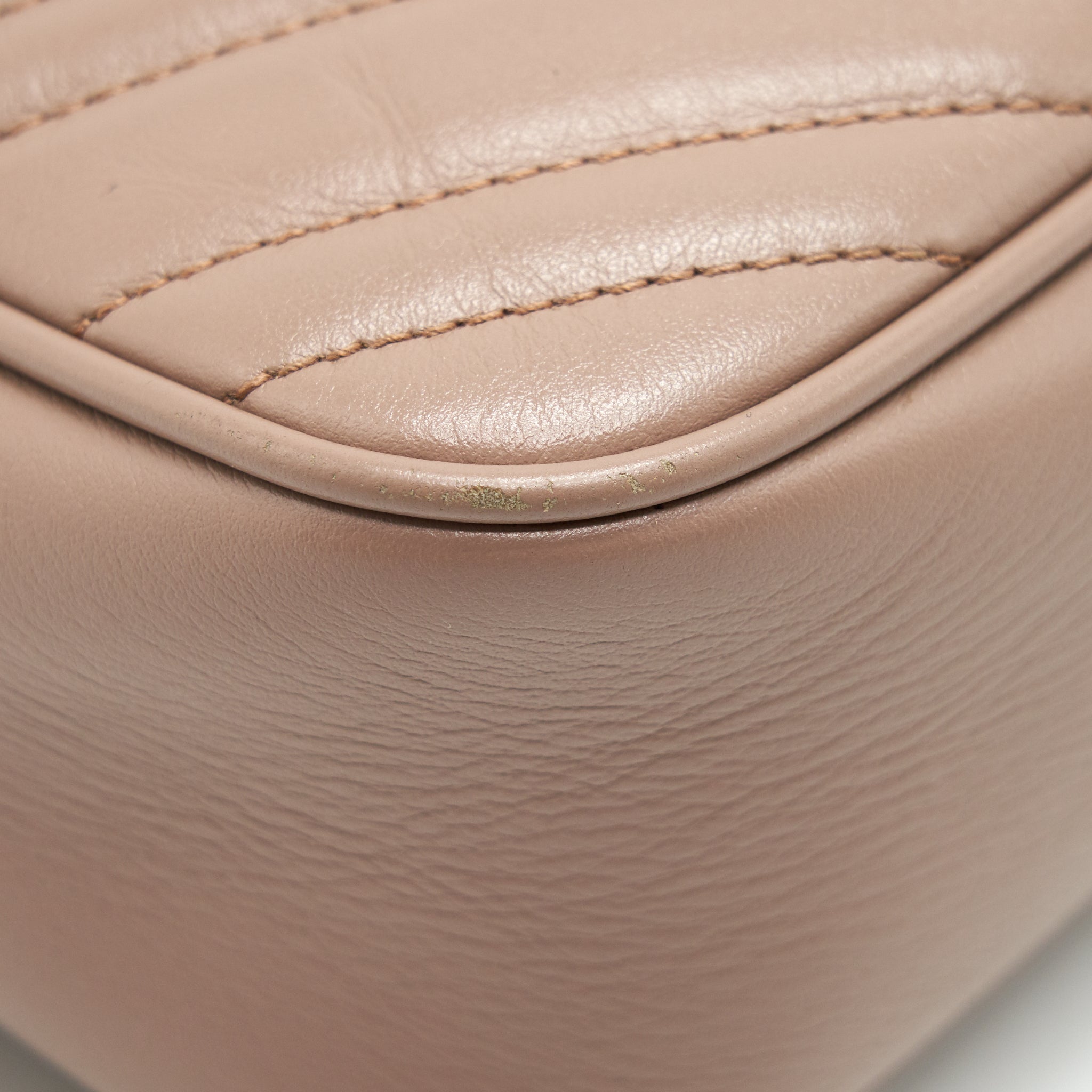 GUCCI GG MARMONT SMALL MATELASSE CAMERA BAG BEIGE GHW