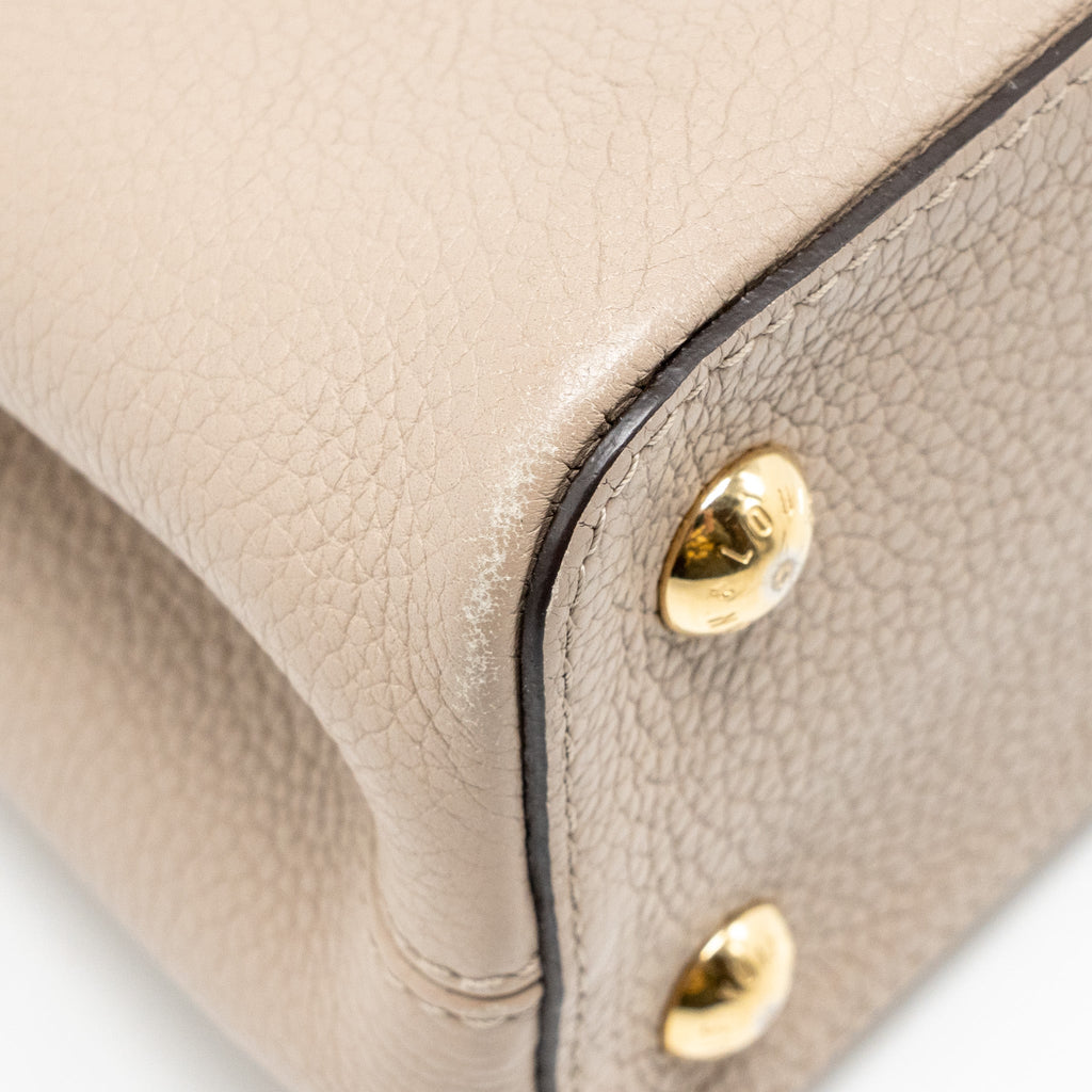 LOUIS VUITTON CAPUCINES MM TAURILLON LEATHER LIGHT GREY GHW