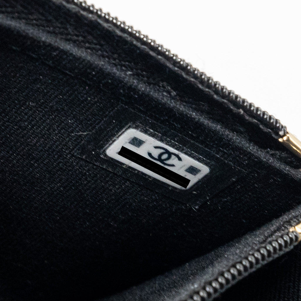 CHANEL 23B FLAP PHONE HOLDER LAMBSKIN BLACK/ WHITE LGHW (MICROCHIP)