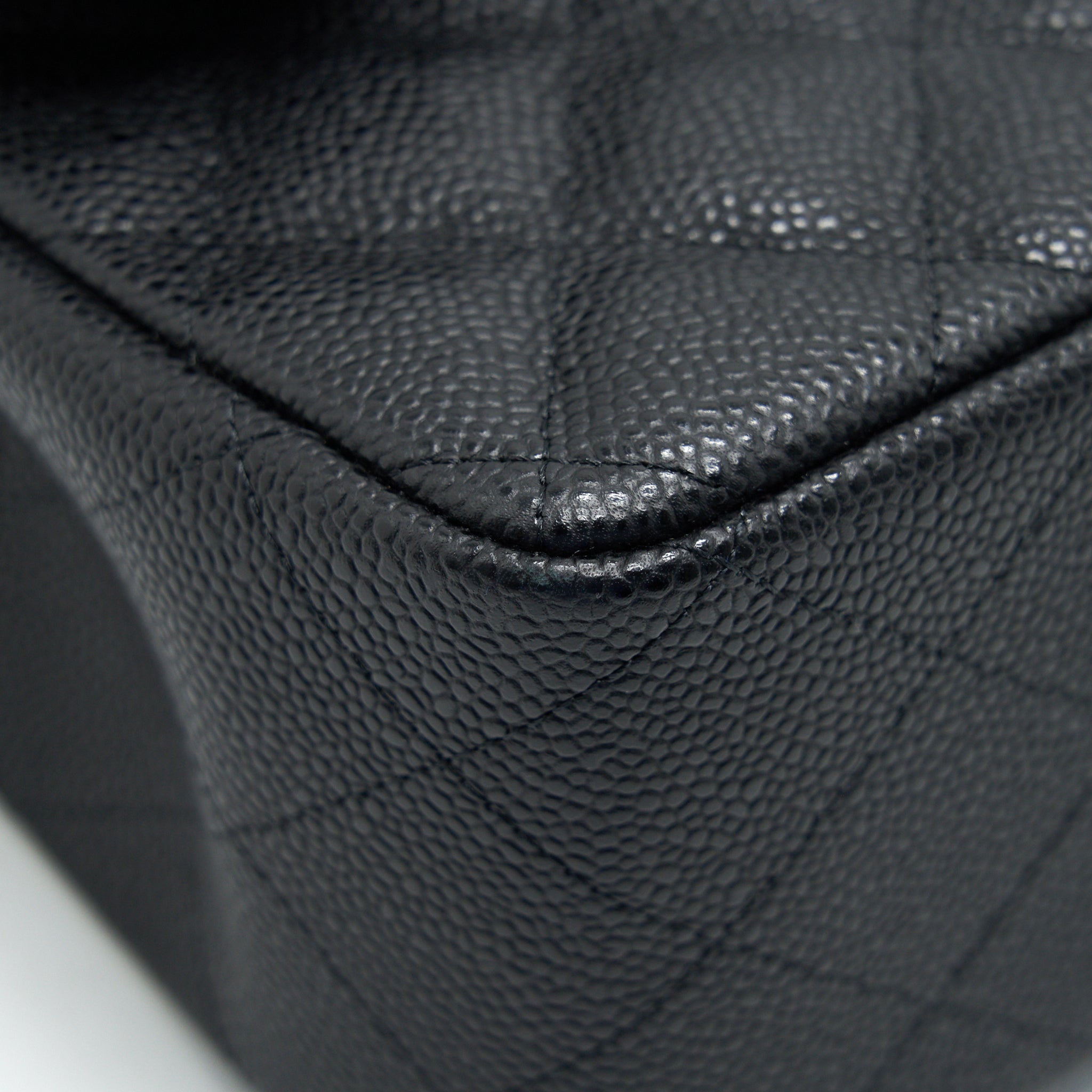 CHANEL JUMBO CLASSIC DOUBLE FLAP CAVIAR BLACK GHW