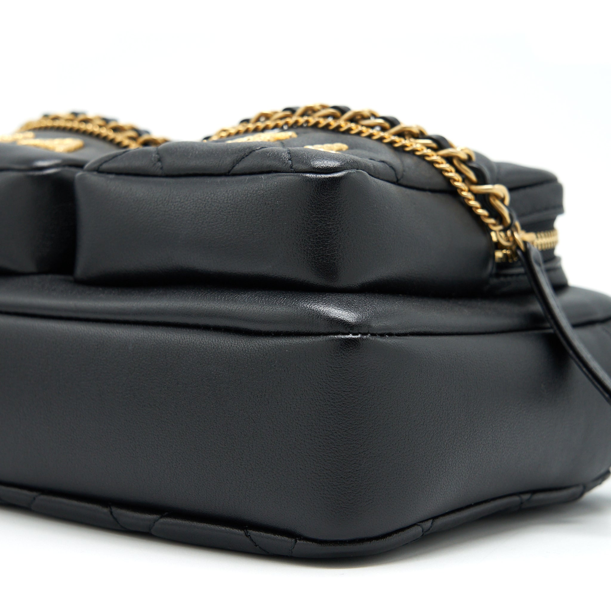 CHANEL 22C CAMERA BAG CALFSKIN BLACK GHW(MICROCHIP)