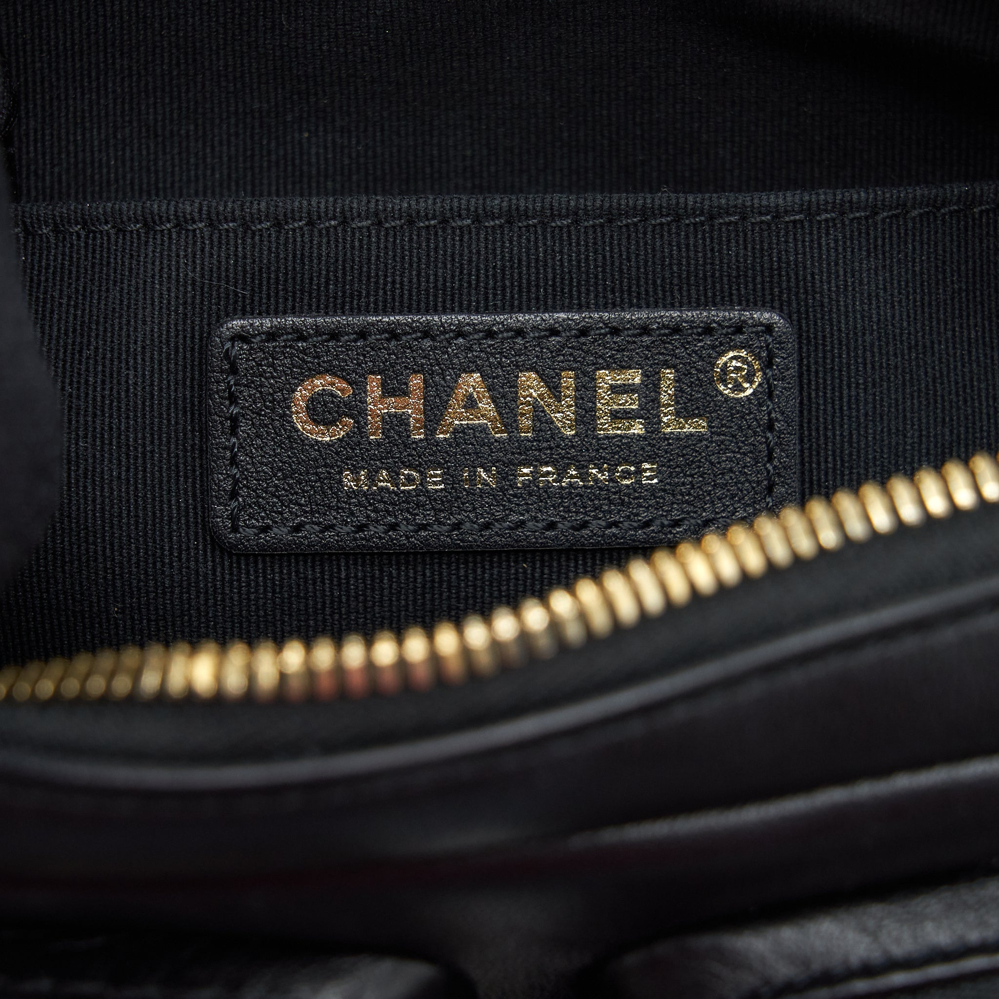 CHANEL 22C CAMERA BAG CALFSKIN BLACK GHW(MICROCHIP)