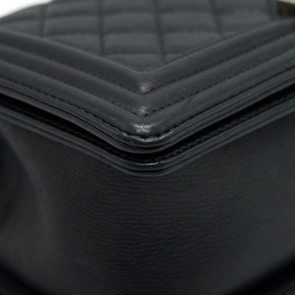 CHANEL MEDIUM BOY CHANEL HANDBAG BLACK RUTHENIUM HARDWARE