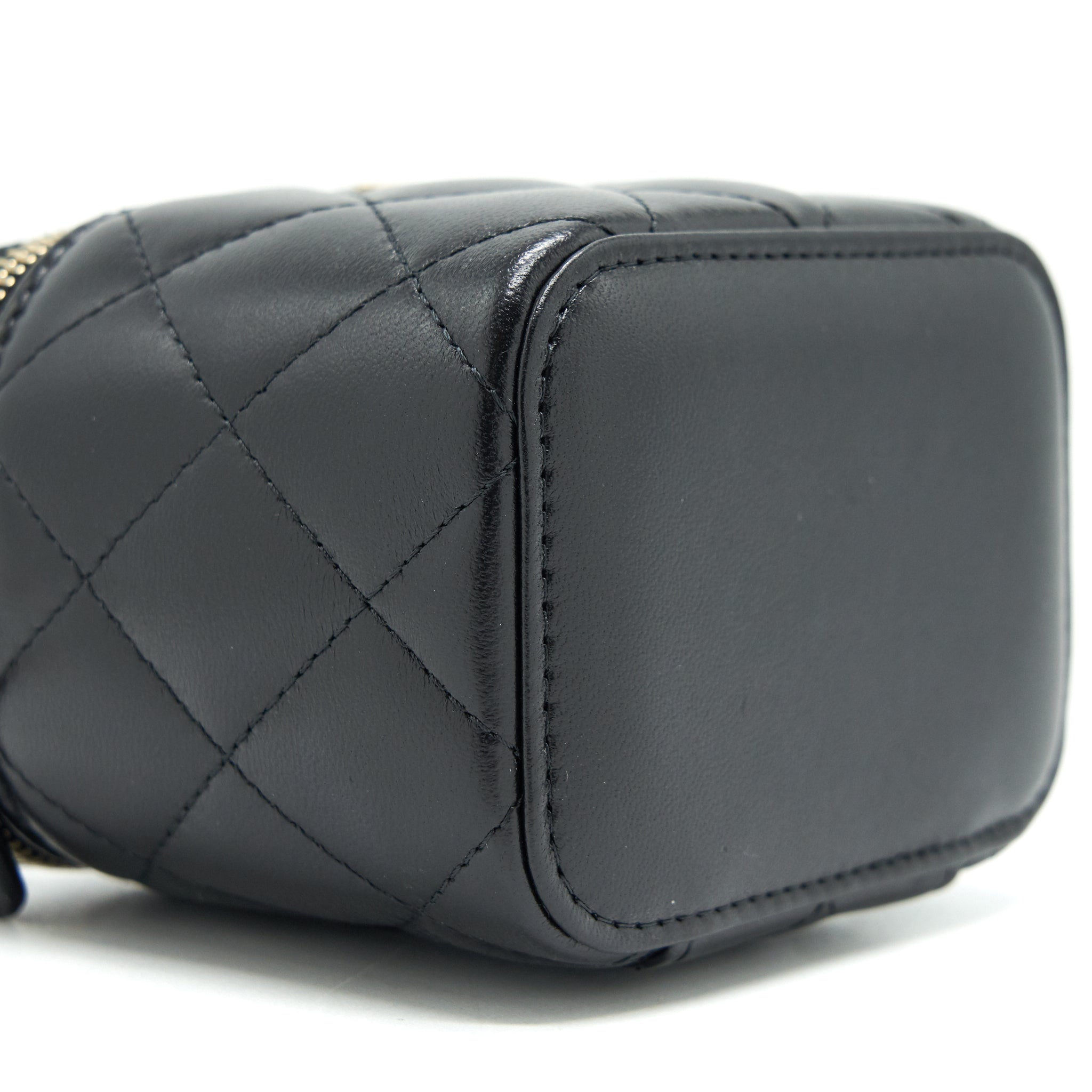 CHANEL SMALL HANDLE VANITY WITH CHAIN  LAMBSKIN BLACK GHW