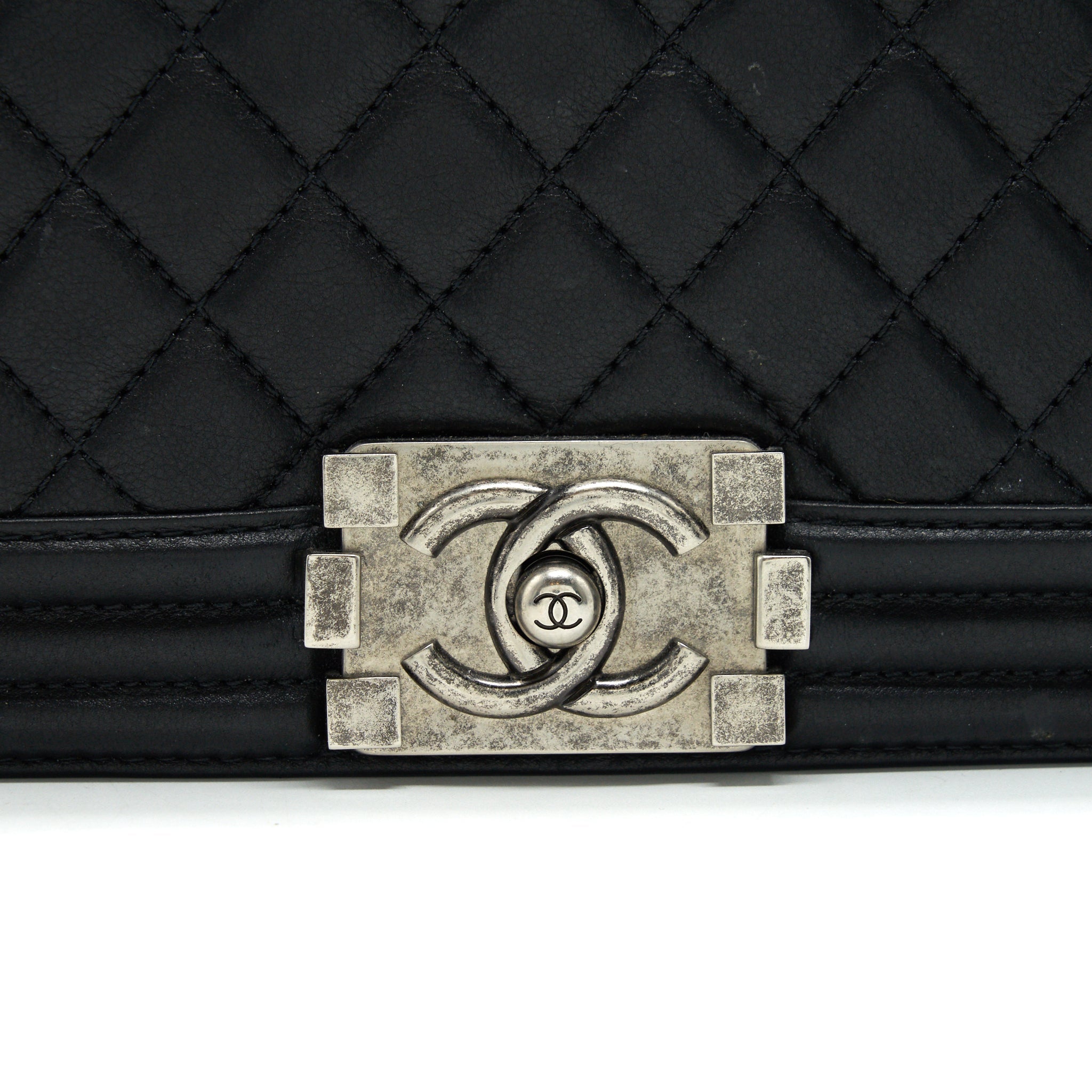 CHANEL MEDIUM BOY CHANEL HANDBAG BLACK RUTHENIUM HARDWARE