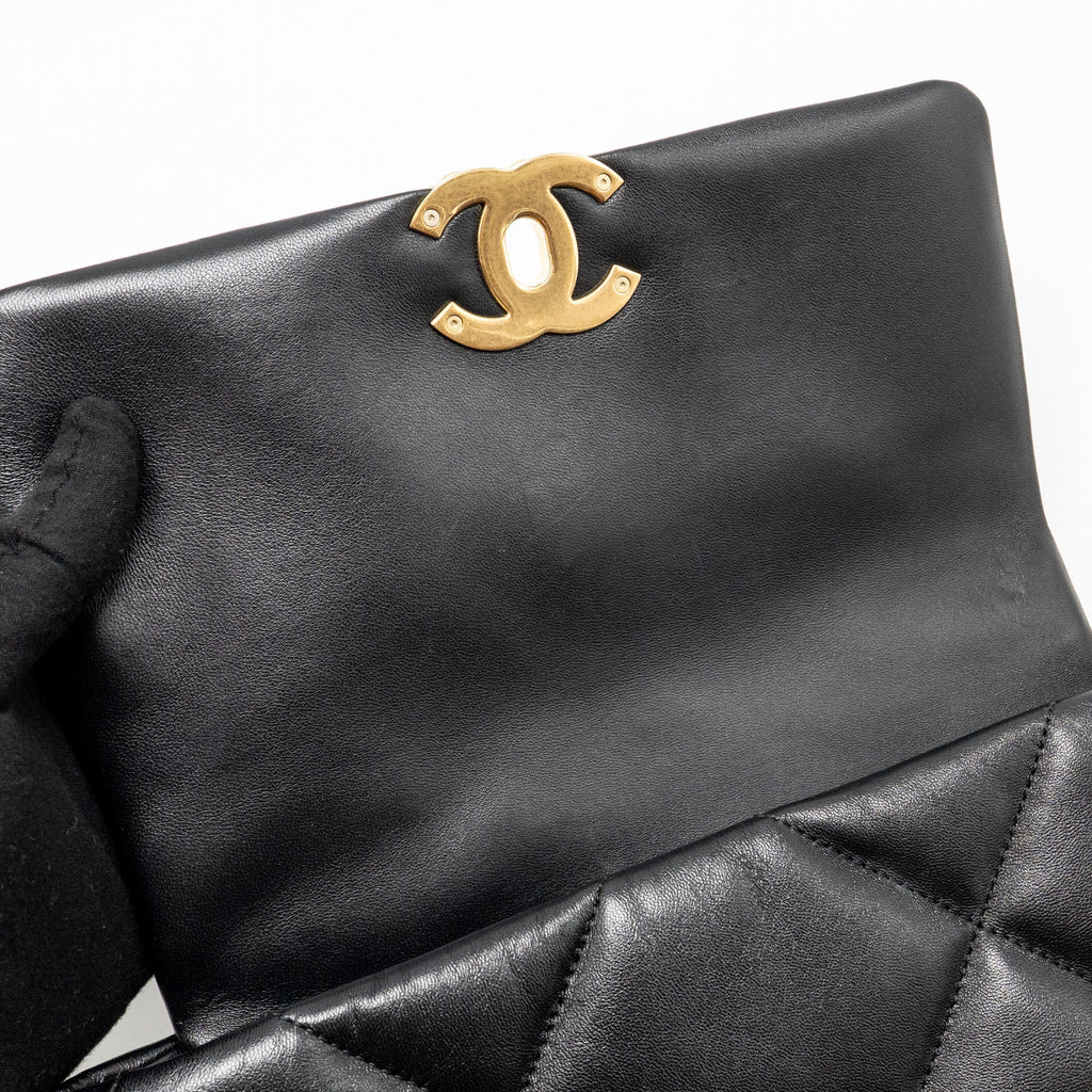 CHANEL SMALL 19 BAG LAMBSKIN BLACK MULTICOLOR HARDWARE (MICROCHIP)