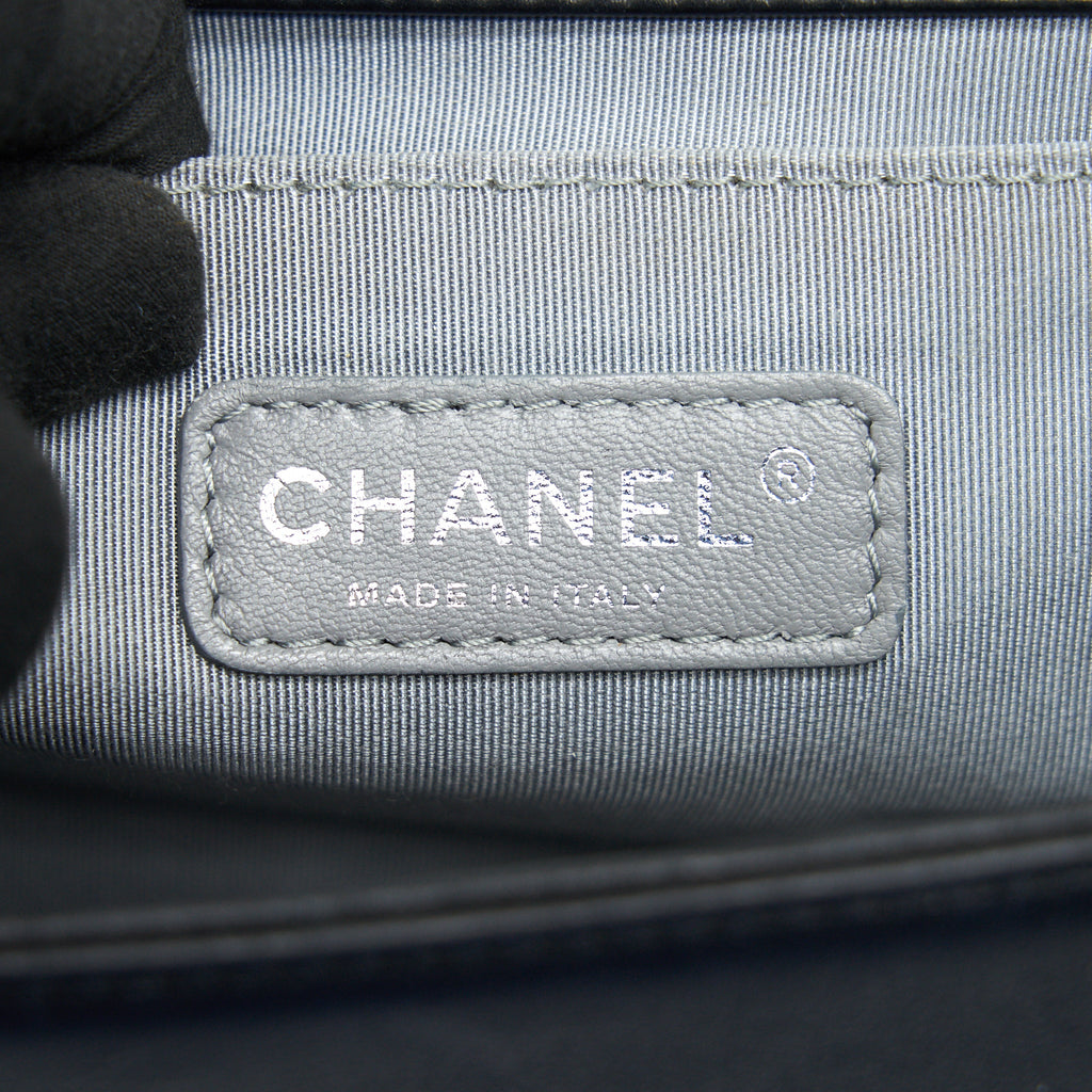 CHANEL MEDIUM BOY CHANEL HANDBAG BLACK RUTHENIUM HARDWARE