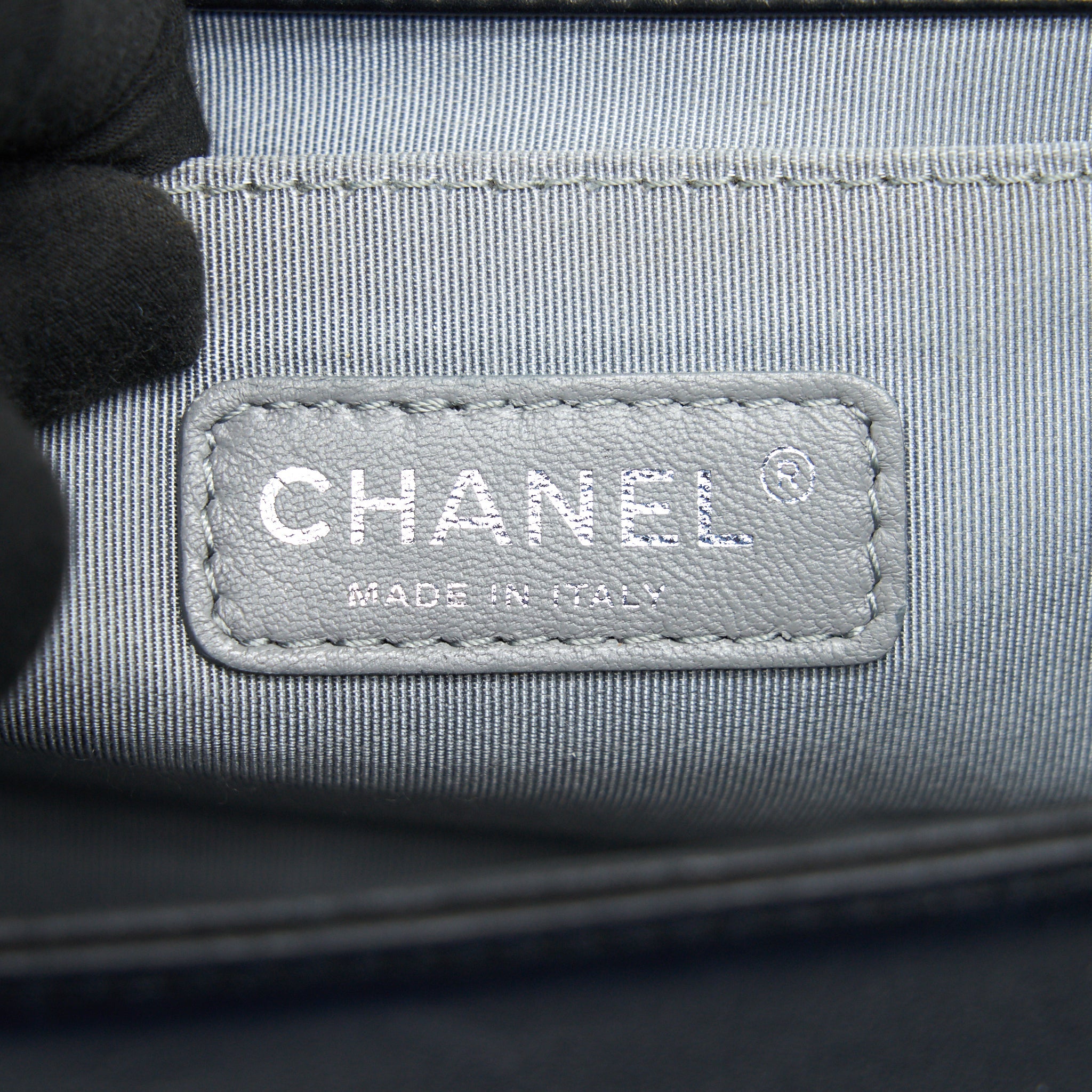 CHANEL MEDIUM BOY CHANEL HANDBAG BLACK RUTHENIUM HARDWARE