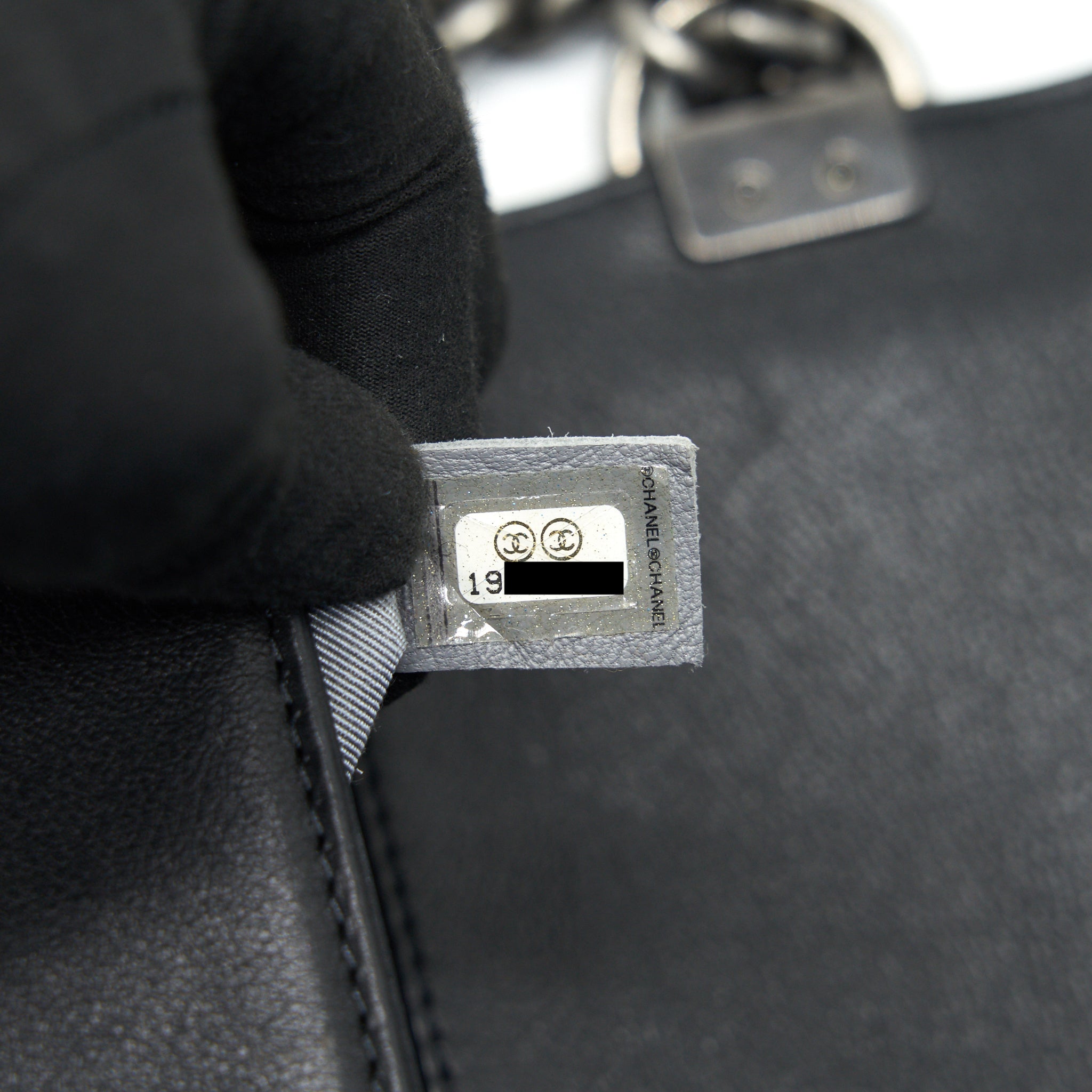 CHANEL MEDIUM BOY CHANEL HANDBAG BLACK RUTHENIUM HARDWARE