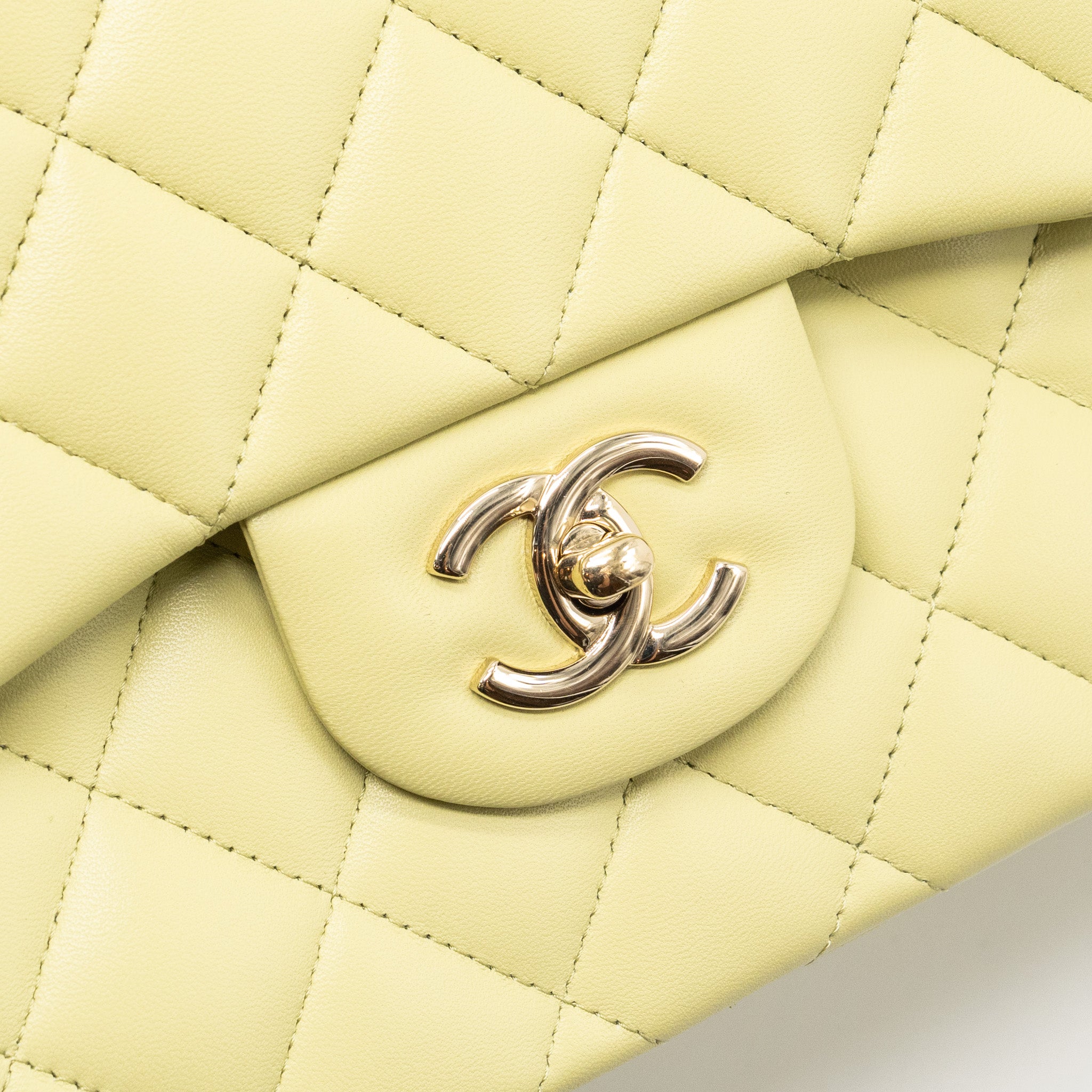 CHANEL 23C JUMBO CLASSIC DOUBLE FLAP BAG LAMBSKIN LIGHT GREEN LGHW (MICROCHIP)