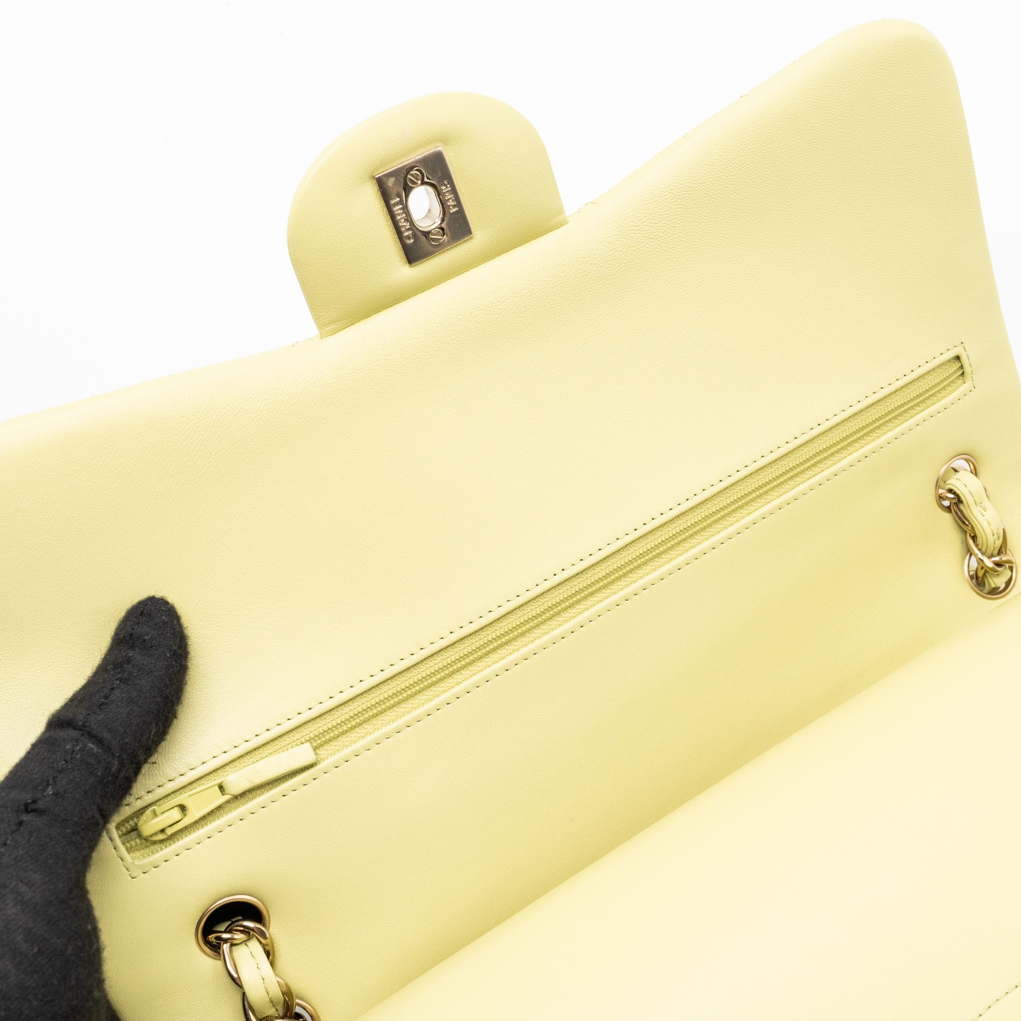 CHANEL 23C JUMBO CLASSIC DOUBLE FLAP BAG LAMBSKIN LIGHT GREEN LGHW (MICROCHIP)