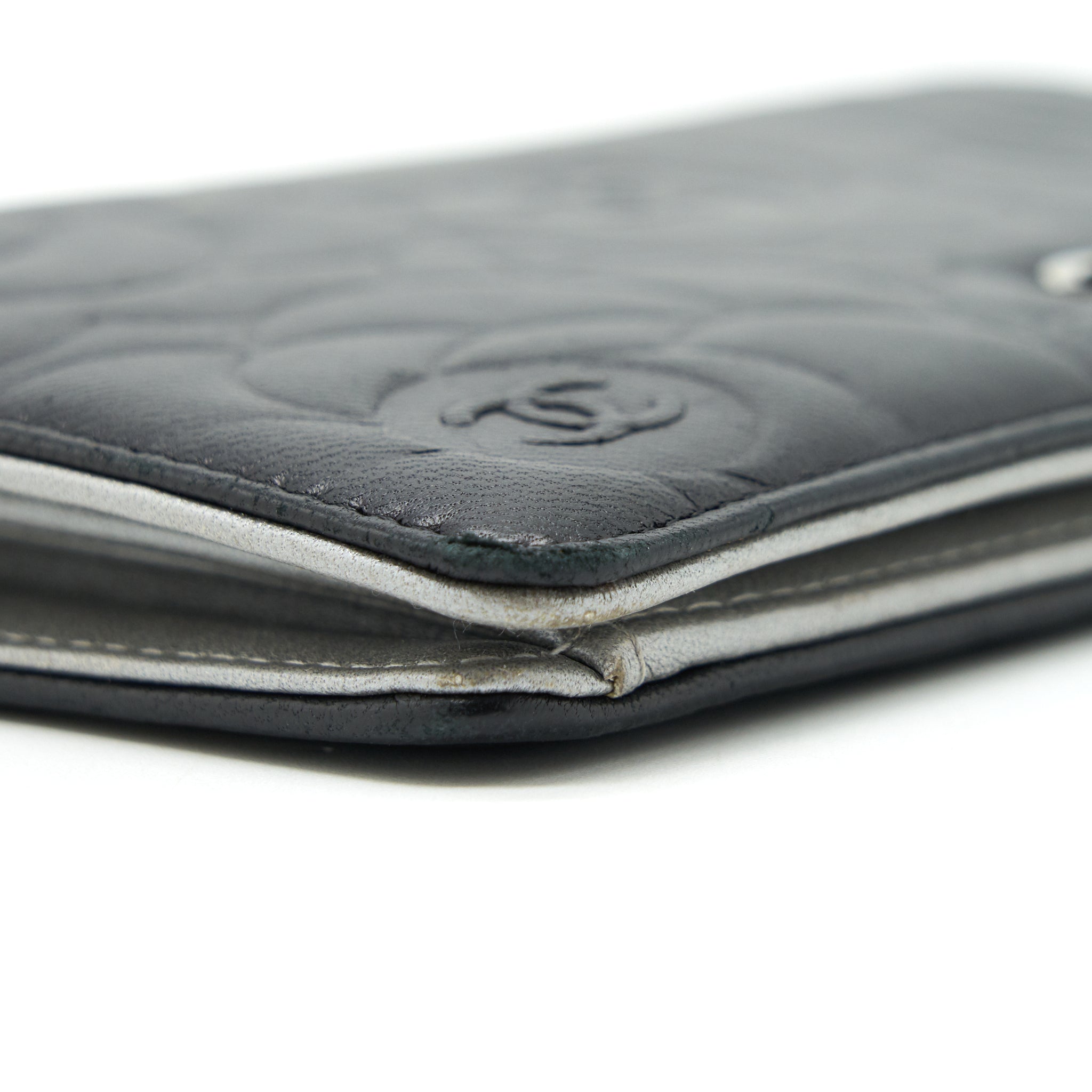 CHANEL CAMELLIA FOLD LONG WALLET LAMBSKIN BLACK / SILVER SHW