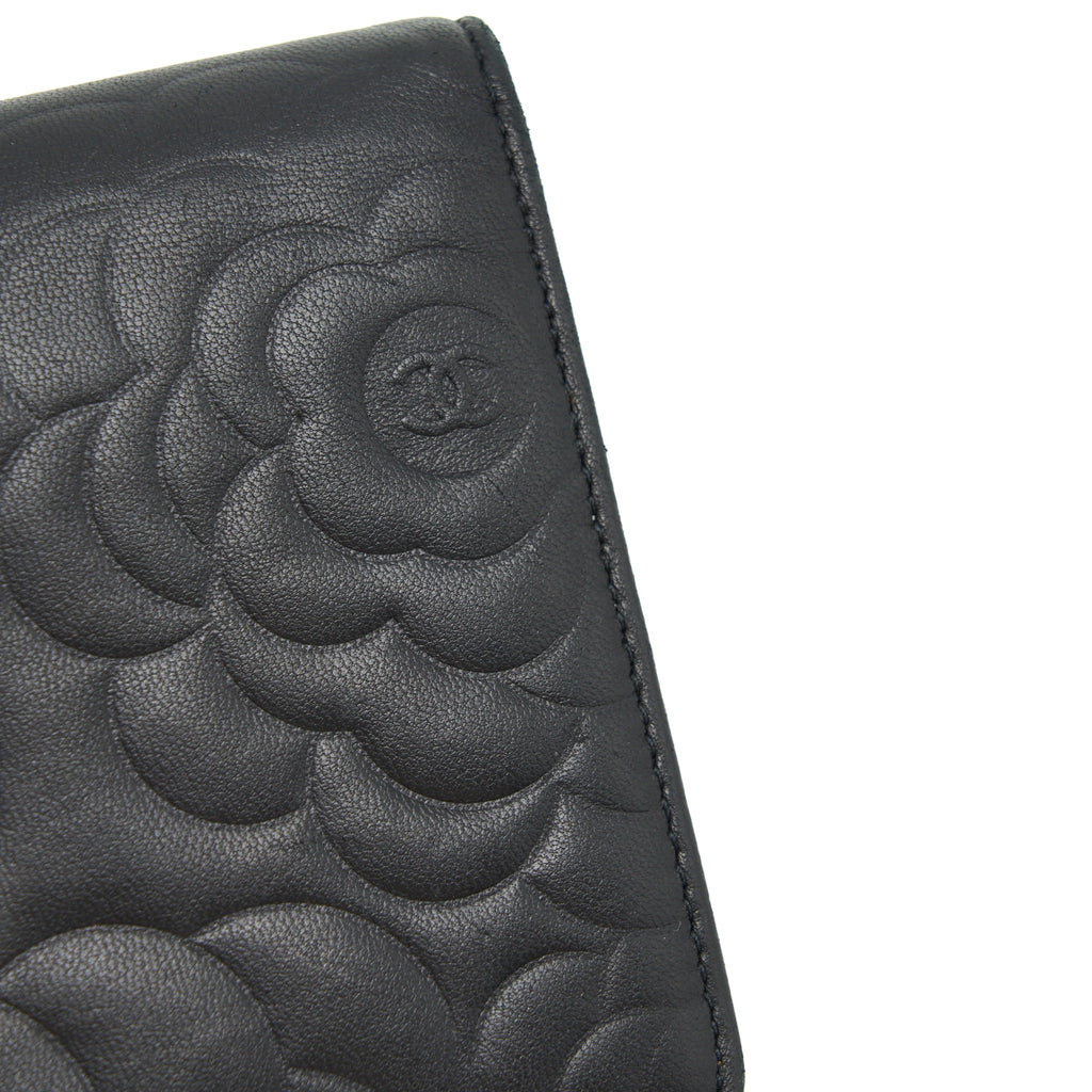 CHANEL CAMELLIA FOLD LONG WALLET LAMBSKIN BLACK / SILVER SHW