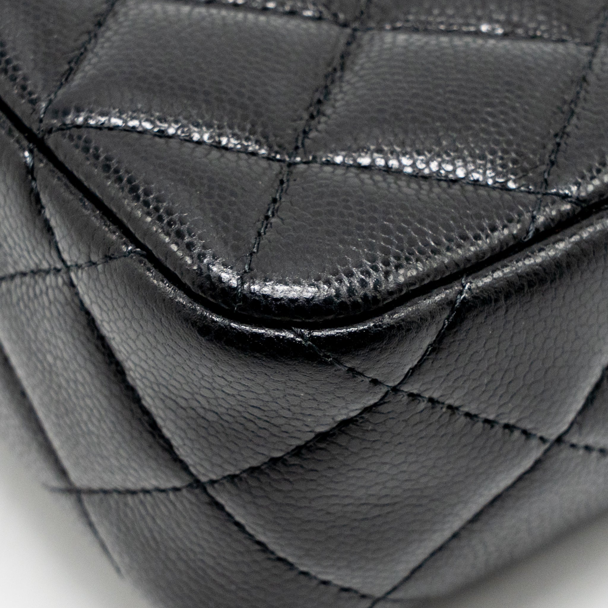 CHANEL 25A ZIP CLUTCH WITH CHAIN CAVIAR BLACK LGHW (MICROCHIP)
