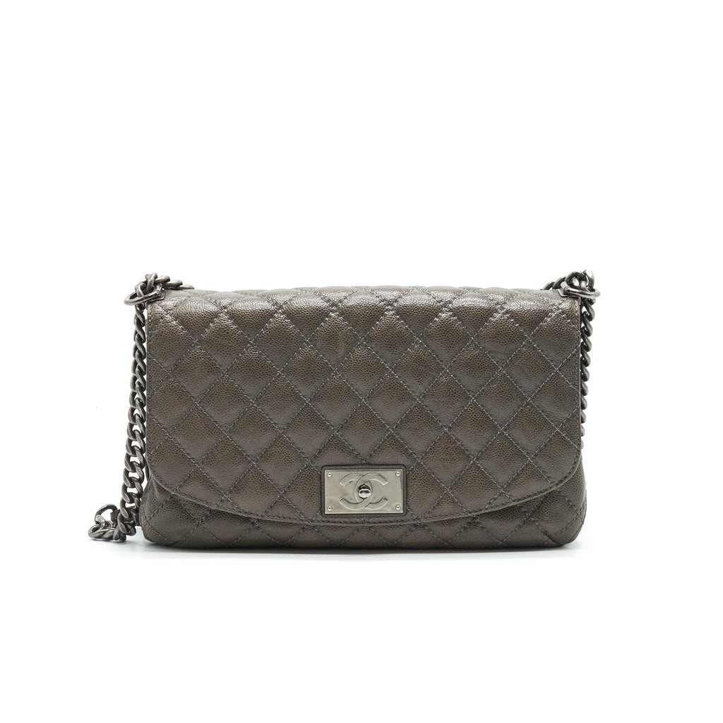 CHANEL SEASONAL JUMBO CAVIAR FLAP BAG GREY WITH RUTHENIUM HARDWARE