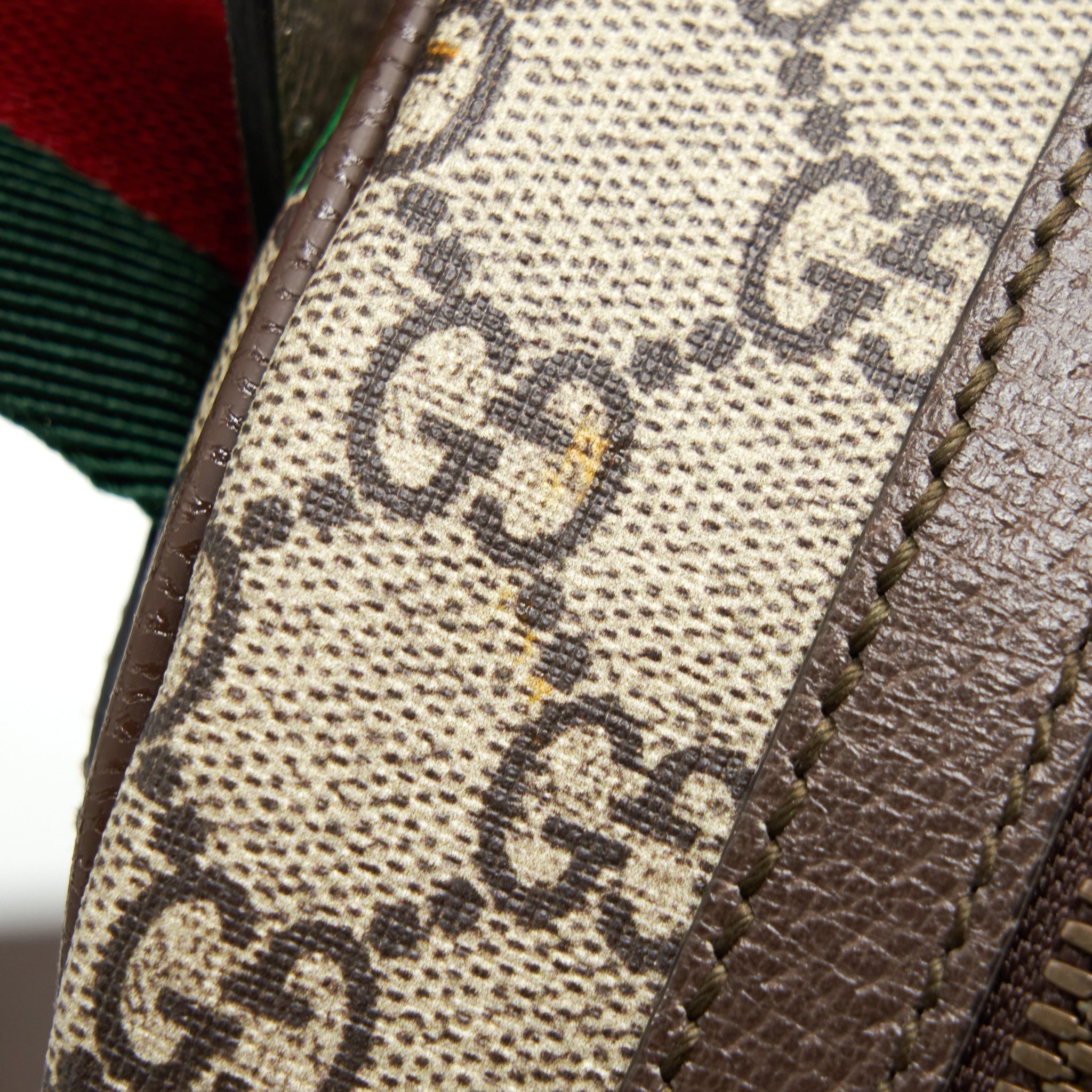 GUCCI TIGER PRINT GG SUPREME BACKPACK