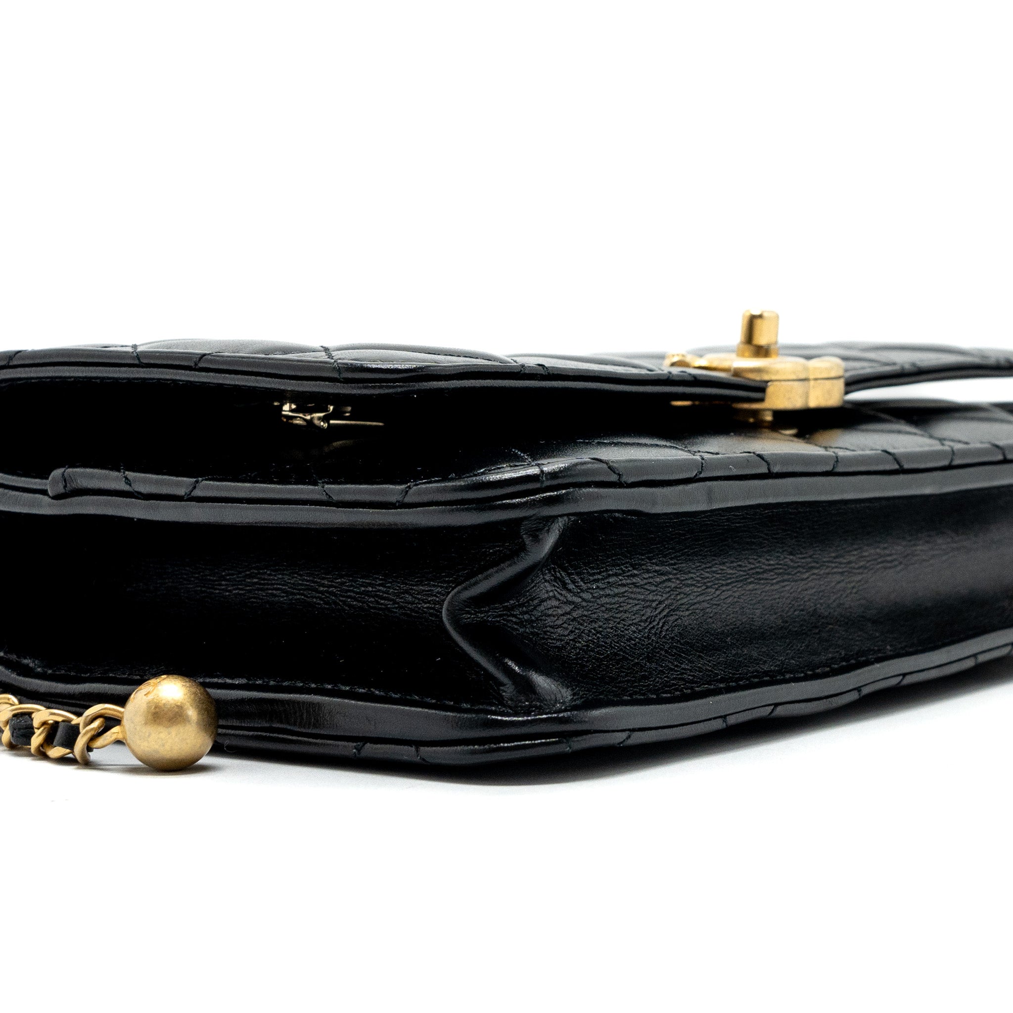 CHANEL 24C GOLD CRUSH WALLET ON CHAIN CALFSKIN BLACK GHW (MICROCHIP)