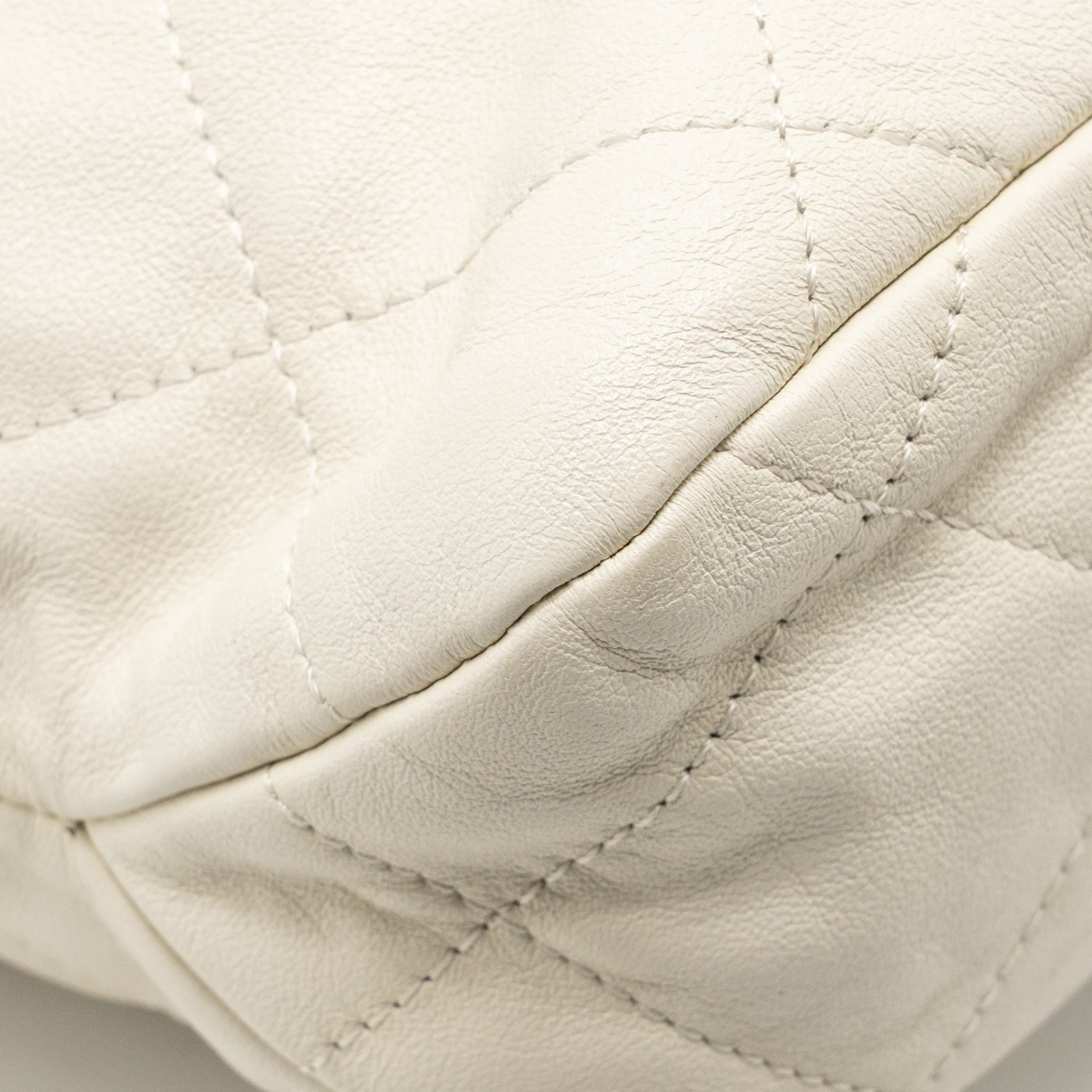 CHANEL CC DAILY HOBO BAG CALFSKIN WHITE GHW (MICROCHIP)