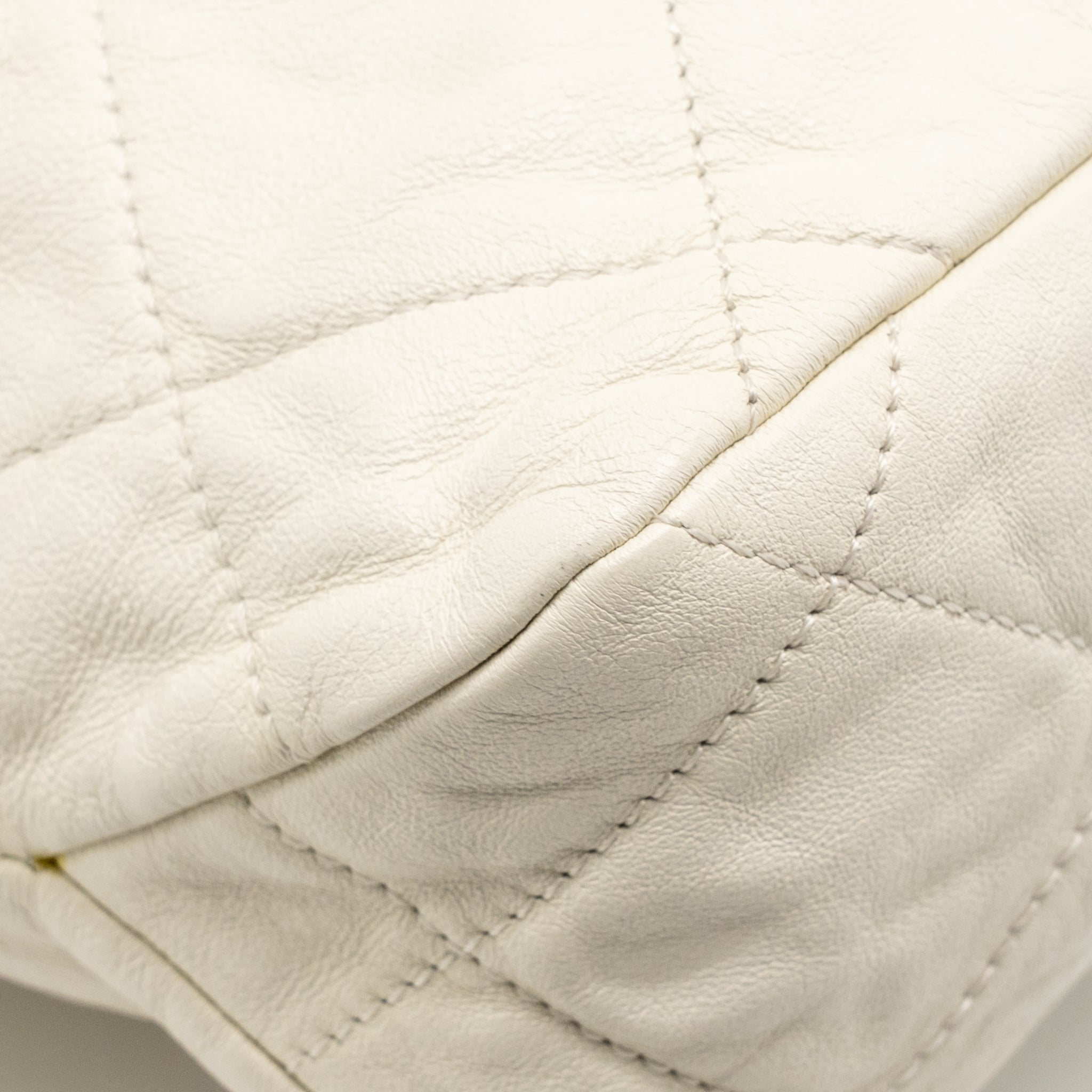 CHANEL CC DAILY HOBO BAG CALFSKIN WHITE GHW (MICROCHIP)
