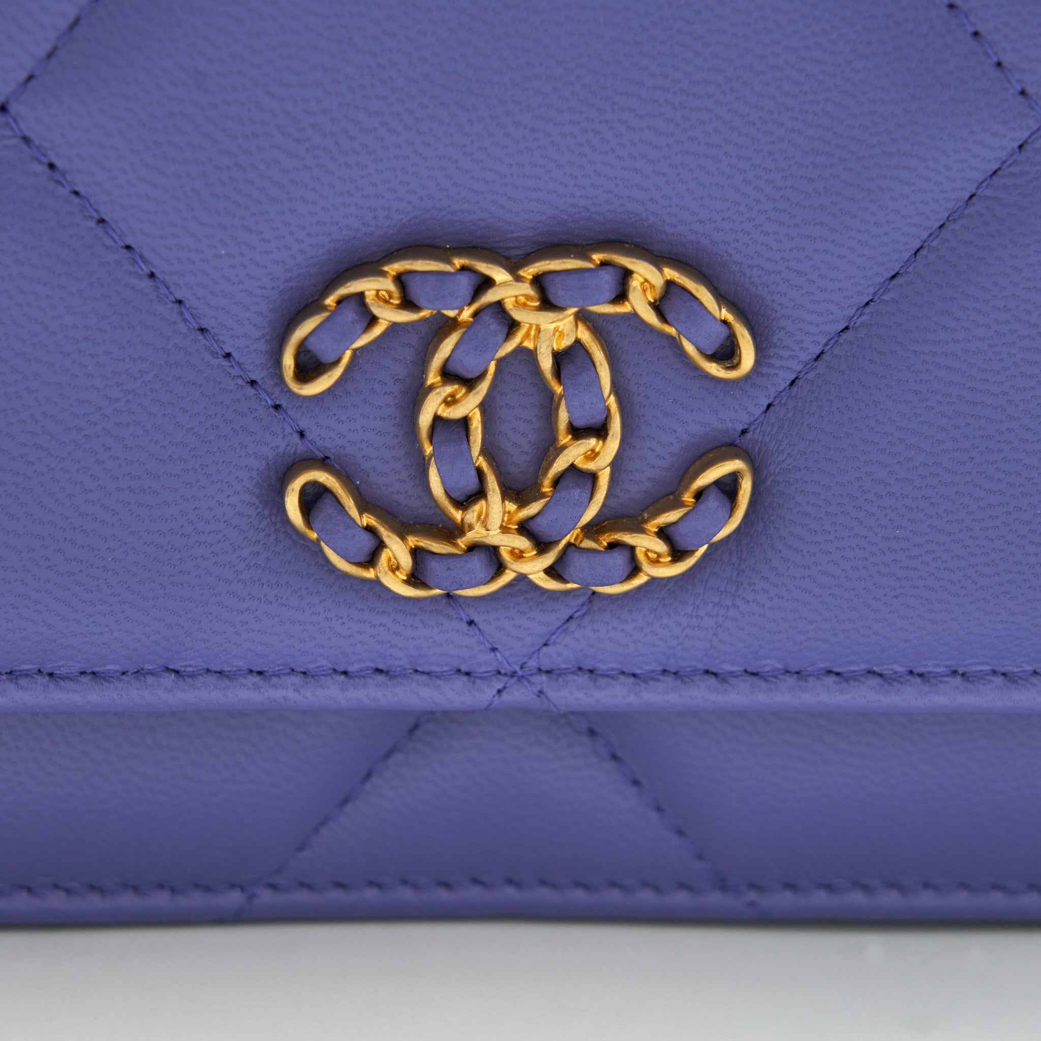 CHANEL 19 WALLET ON CHAIN LAMBSKIN PURPLE WITH GOLD/SILVER HARDWARE