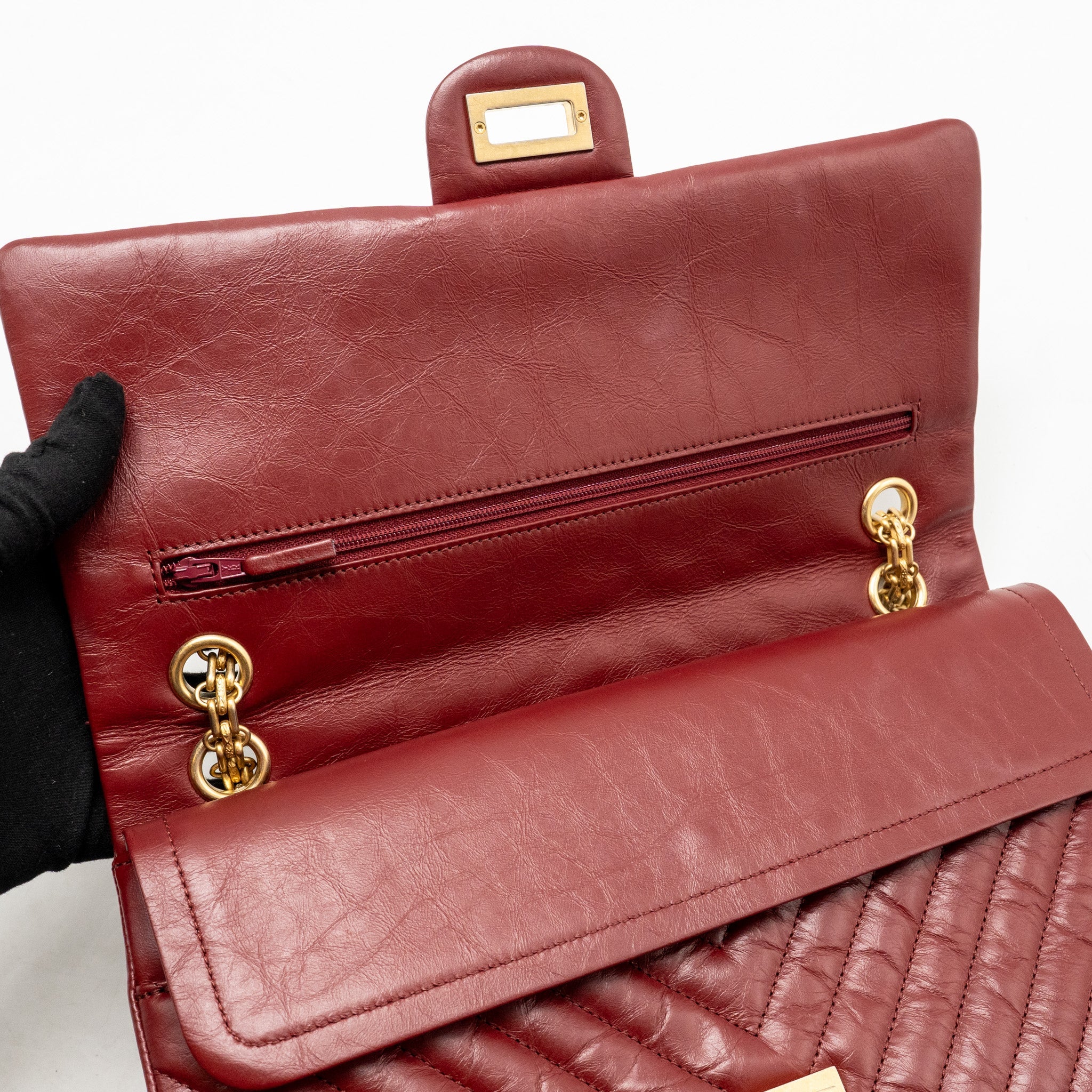 CHANEL 2.55 226 REISSUE DOUBLE FLAP BAG CHEVRON AGED CALFSKIN RED GHW