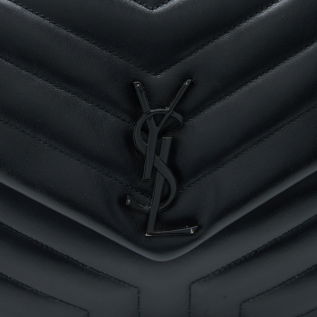 SAINT LAURENT / YSL MEDIUM LOULOU SHOULDER BAG CALFSKIN BLACK WITH BLACK HARDWARE