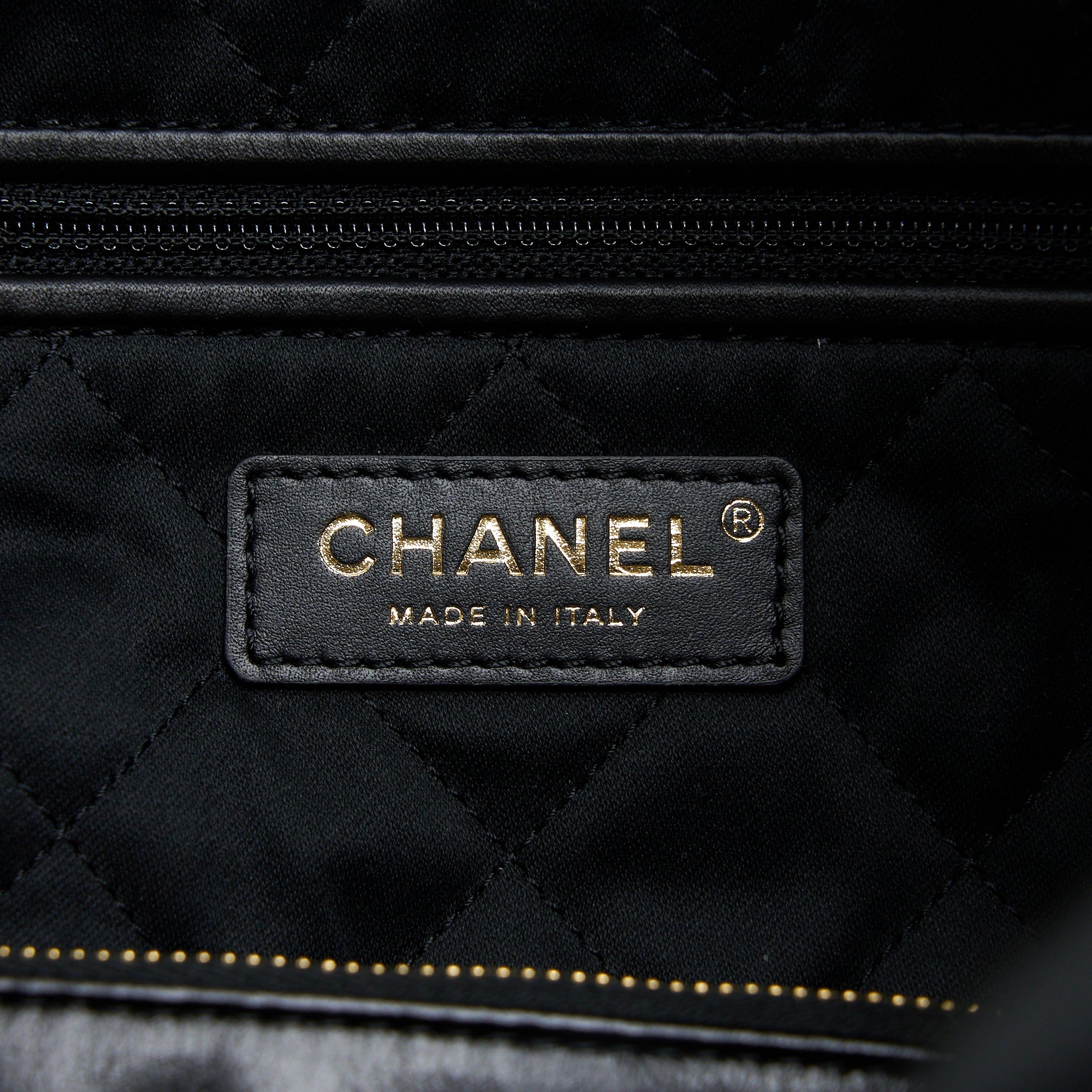 CHANEL SMALL 22 BAG SHINY CALFSKIN BLACK GHW (MICROCHIP)
