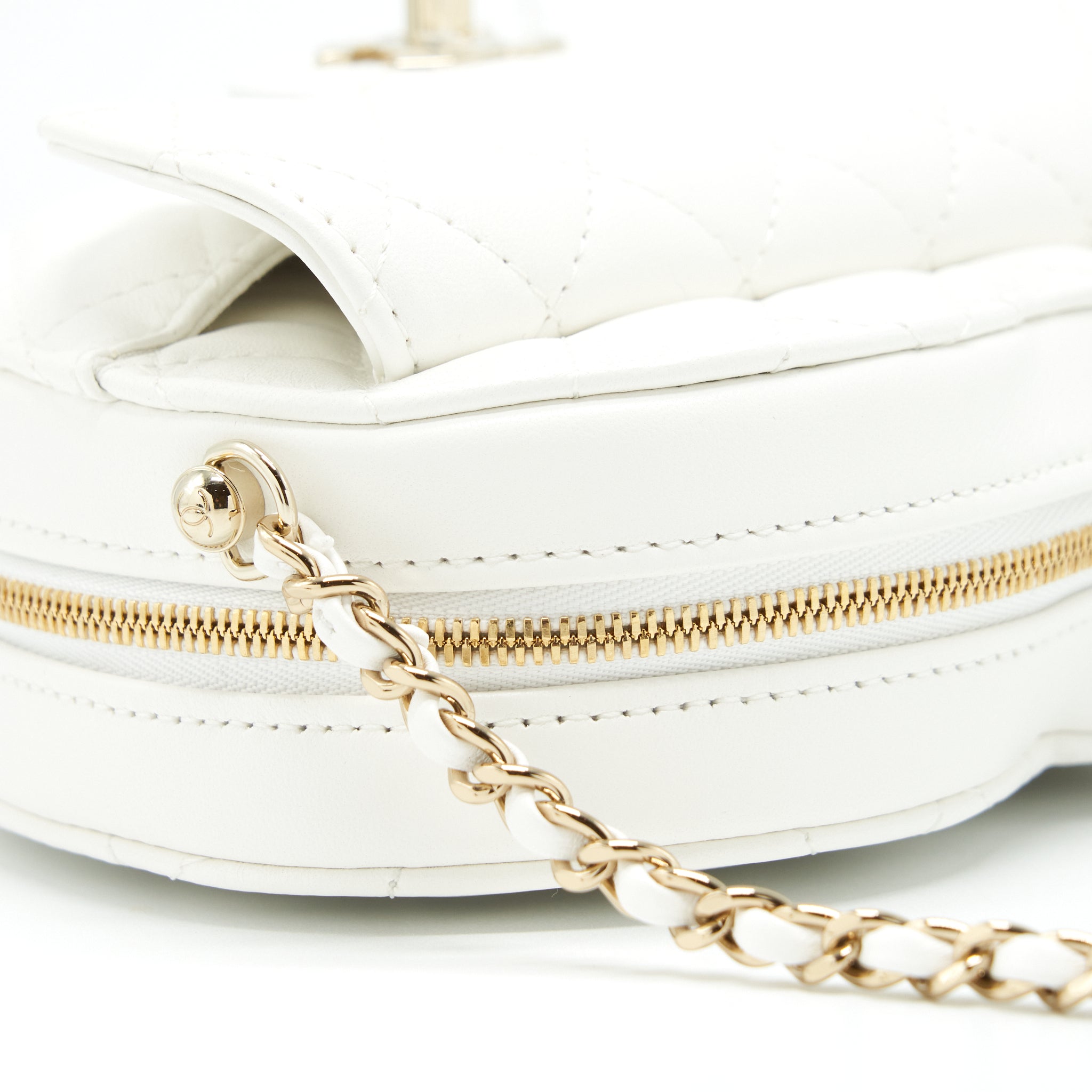 CHANEL 22S HEART BAG LAMBSKIN WHITE LGHW (MICROCHIP)