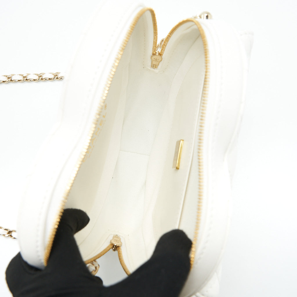 CHANEL 22S HEART BAG LAMBSKIN WHITE LGHW (MICROCHIP)
