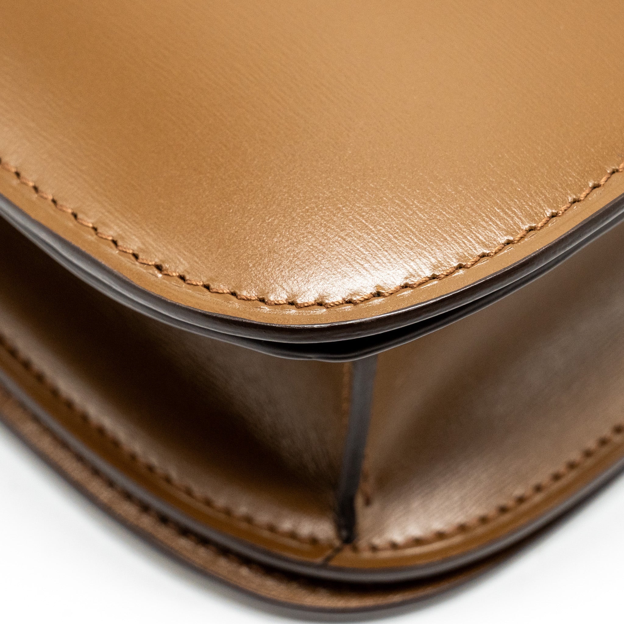 CELINE MEDIUM CLASSIC BOX CALFSKIN CAMEL GHW