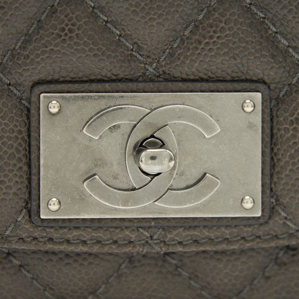 CHANEL SEASONAL JUMBO CAVIAR FLAP BAG GREY WITH RUTHENIUM HARDWARE