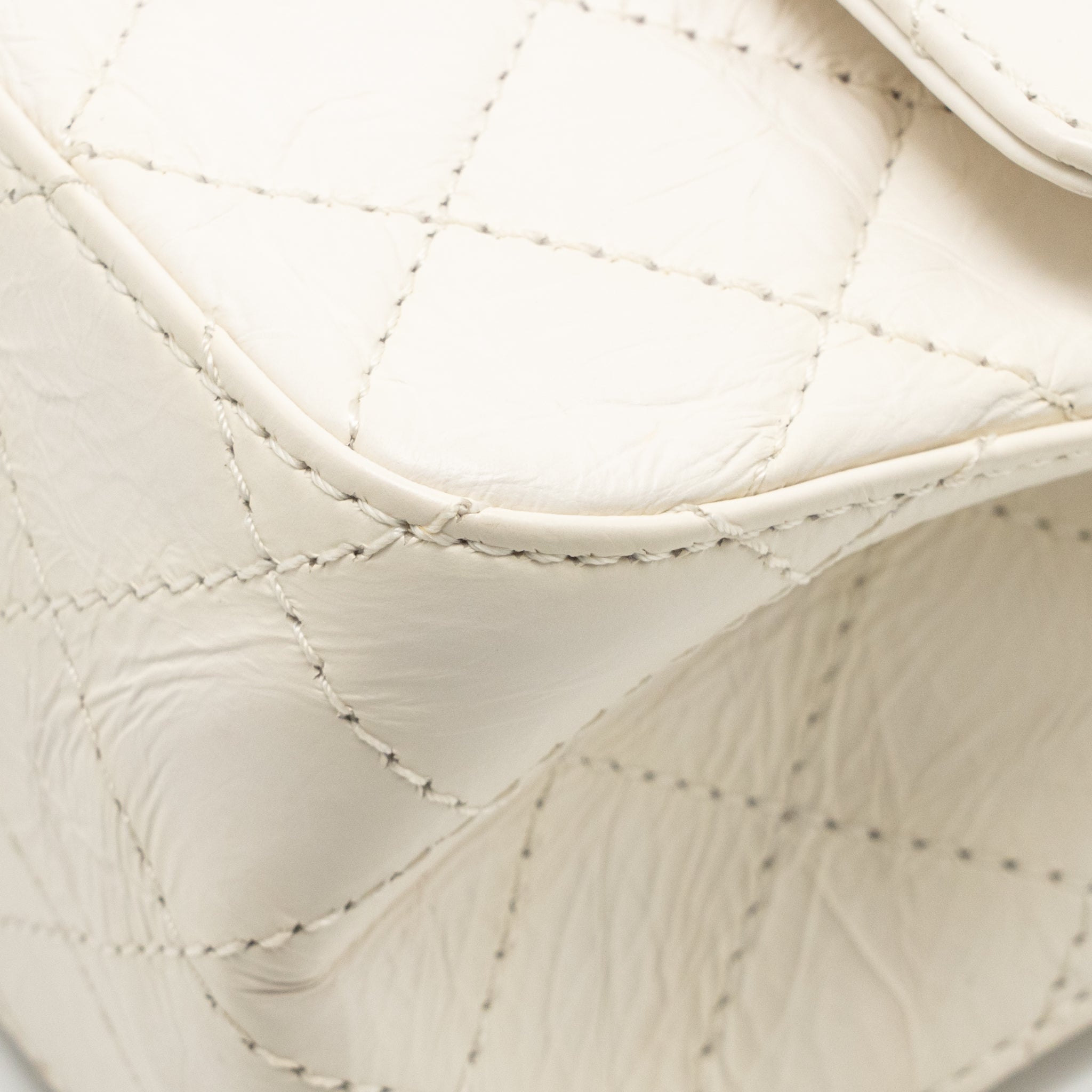 CHANEL 2.55 226 REISSUE DOUBLE FLAP BAG AGED CALFSKIN WHITE GHW