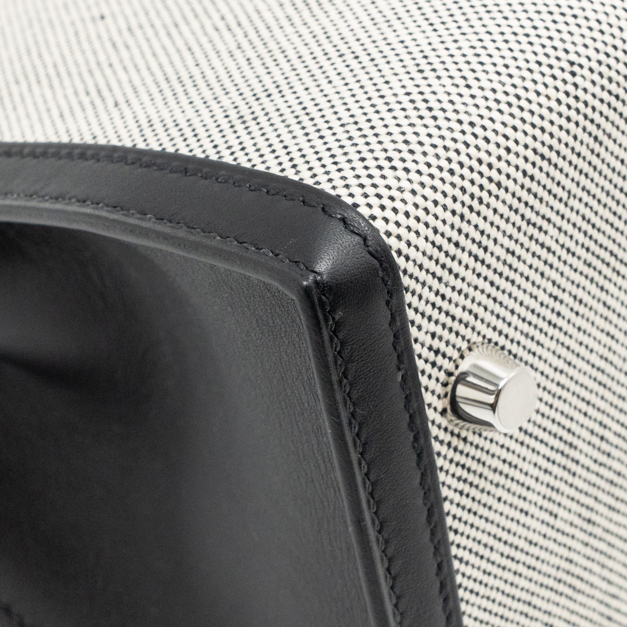 HERMES KELLY 28 SELLIER TOILE H / SWIFT ECRU - BLACK / BLACK SHW