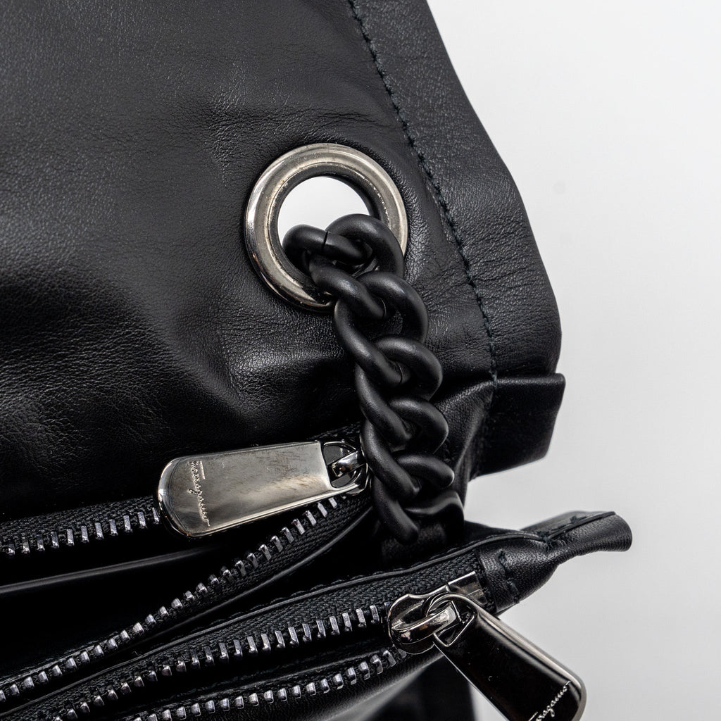 SALVATORE FERRAGAMO SMALL VIVA BOW SHOULDER BAG BLACK WITH BLACK HARDWARE