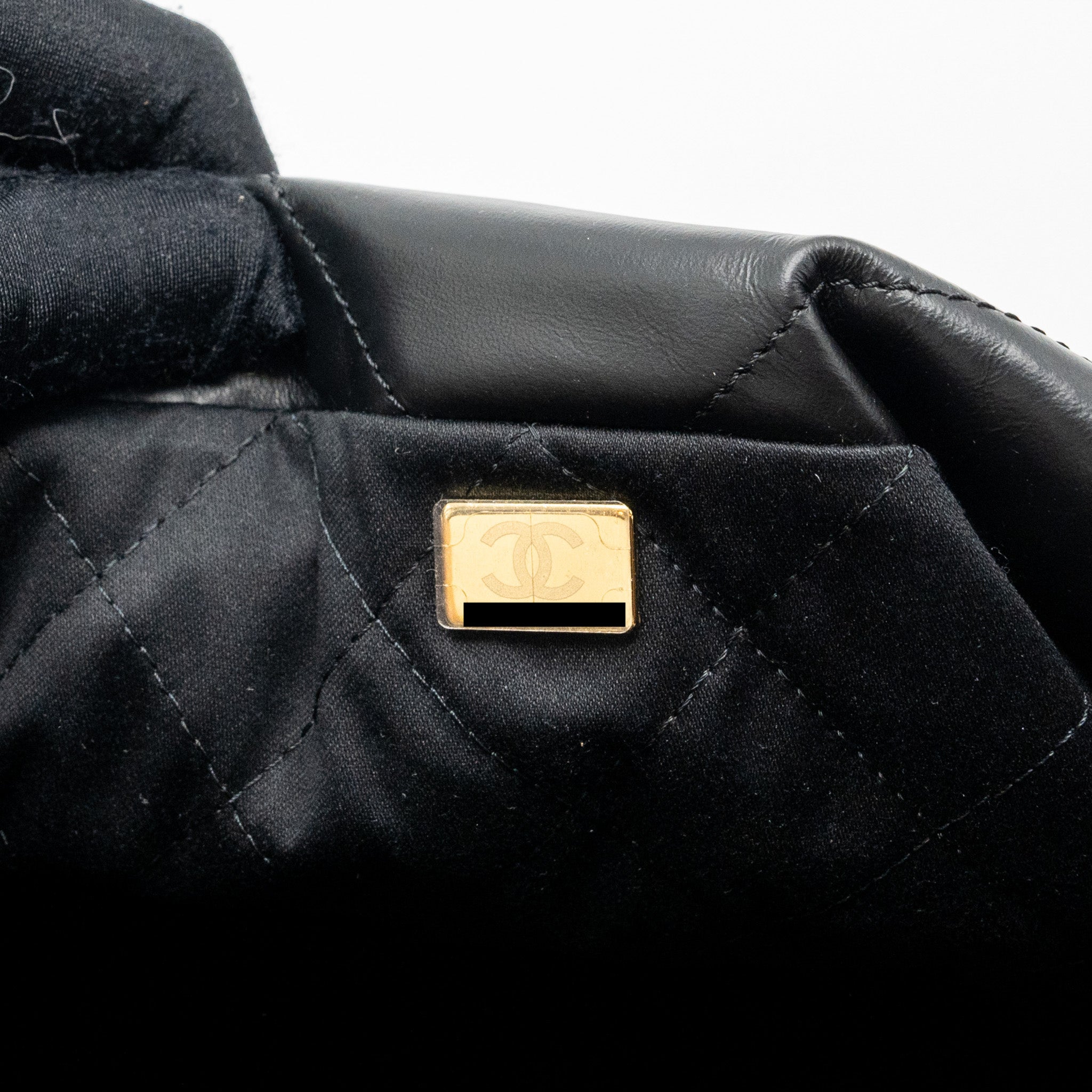 CHANEL SMALL 22 BAG CALFSKIN BLACK / WHITE LETTER GHW (MICROCHIP)
