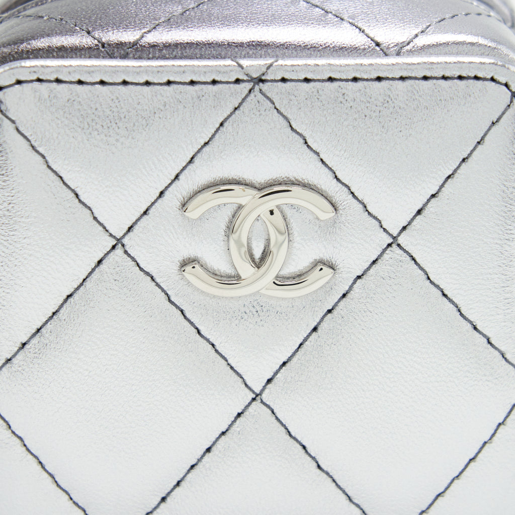 CHANEL MINI VANITY WITH GIANT CHAIN SILVER SHW