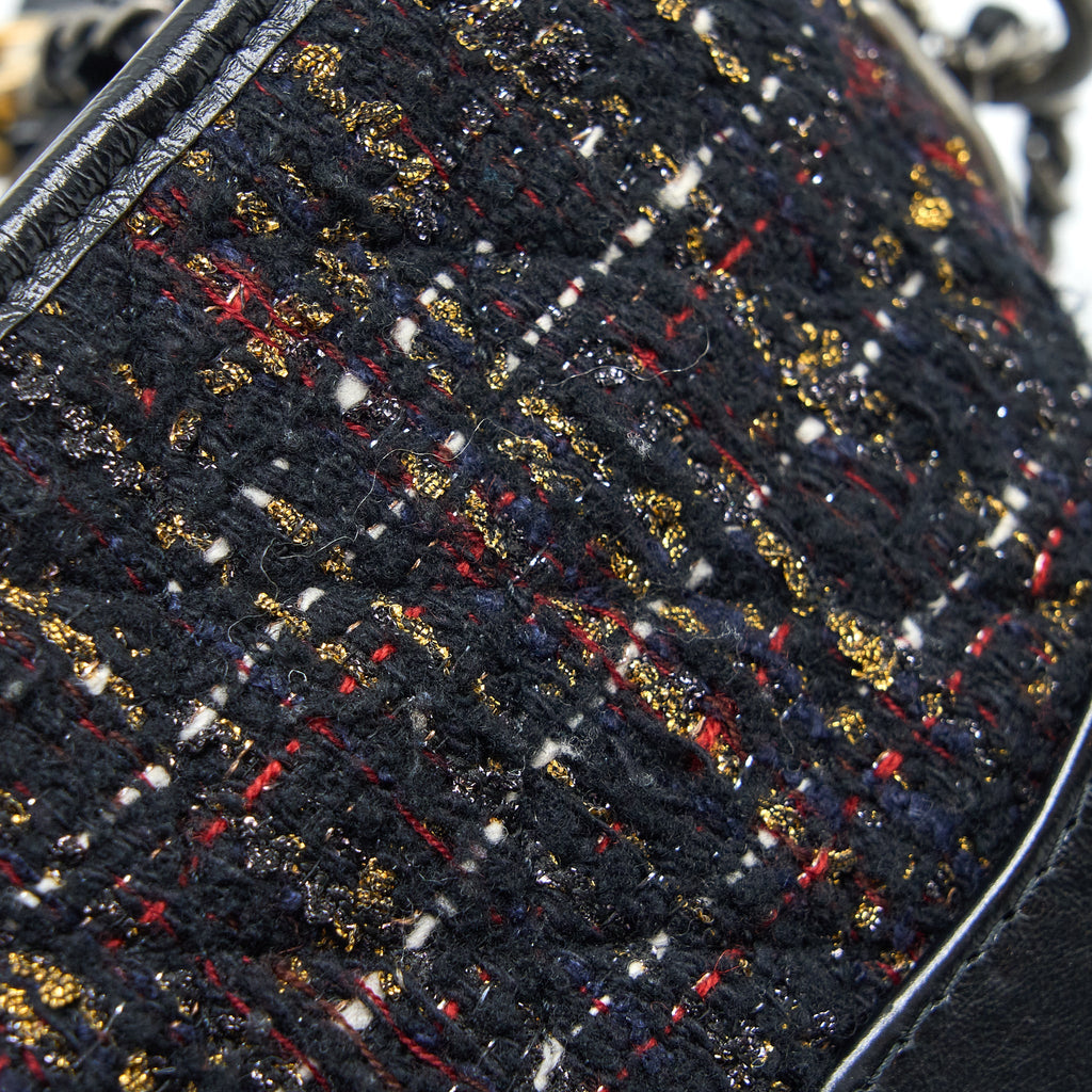 CHANEL SMALL GABRIELLE HOBO BAG TWEED/LEATHER BLACK MULTICOLOUR HARDWARE