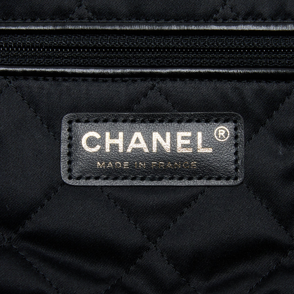 CHANEL MEDIUM 22 BAG GOLD LETTER SHINY CALFSKIN BLACK GHW (MICROCHIP)