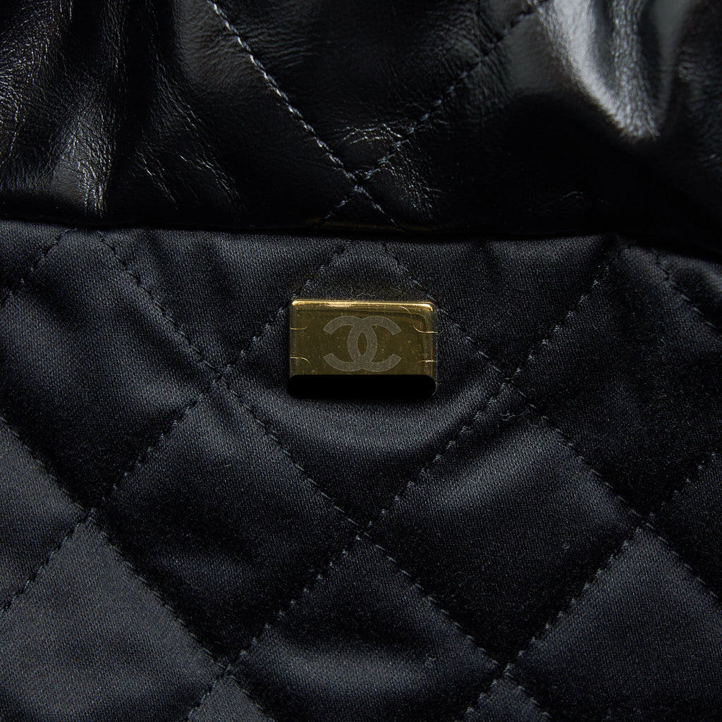 CHANEL MEDIUM 22 BAG GOLD LETTER SHINY CALFSKIN BLACK GHW (MICROCHIP)