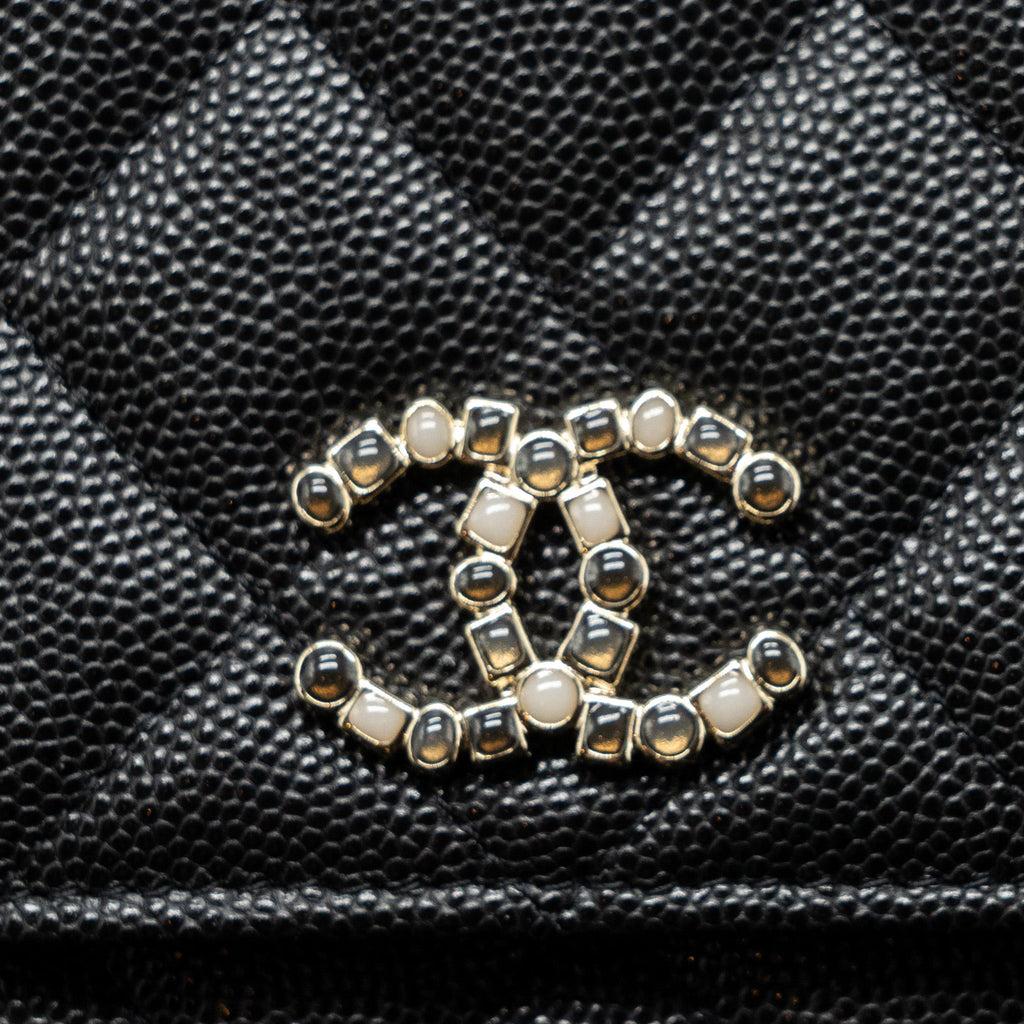 CHANEL 23K DETAILED CC LOGO WALLET ON CHAIN CAVIAR BLACK LGHW (MICROCHIP)