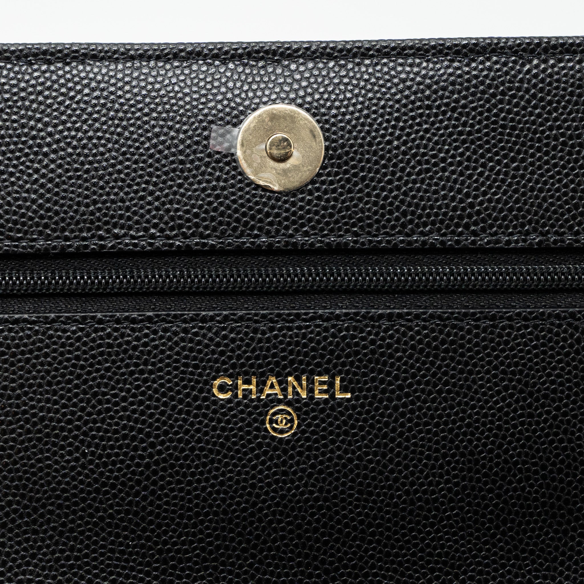 CHANEL 23K DETAILED CC LOGO WALLET ON CHAIN CAVIAR BLACK LGHW (MICROCHIP)
