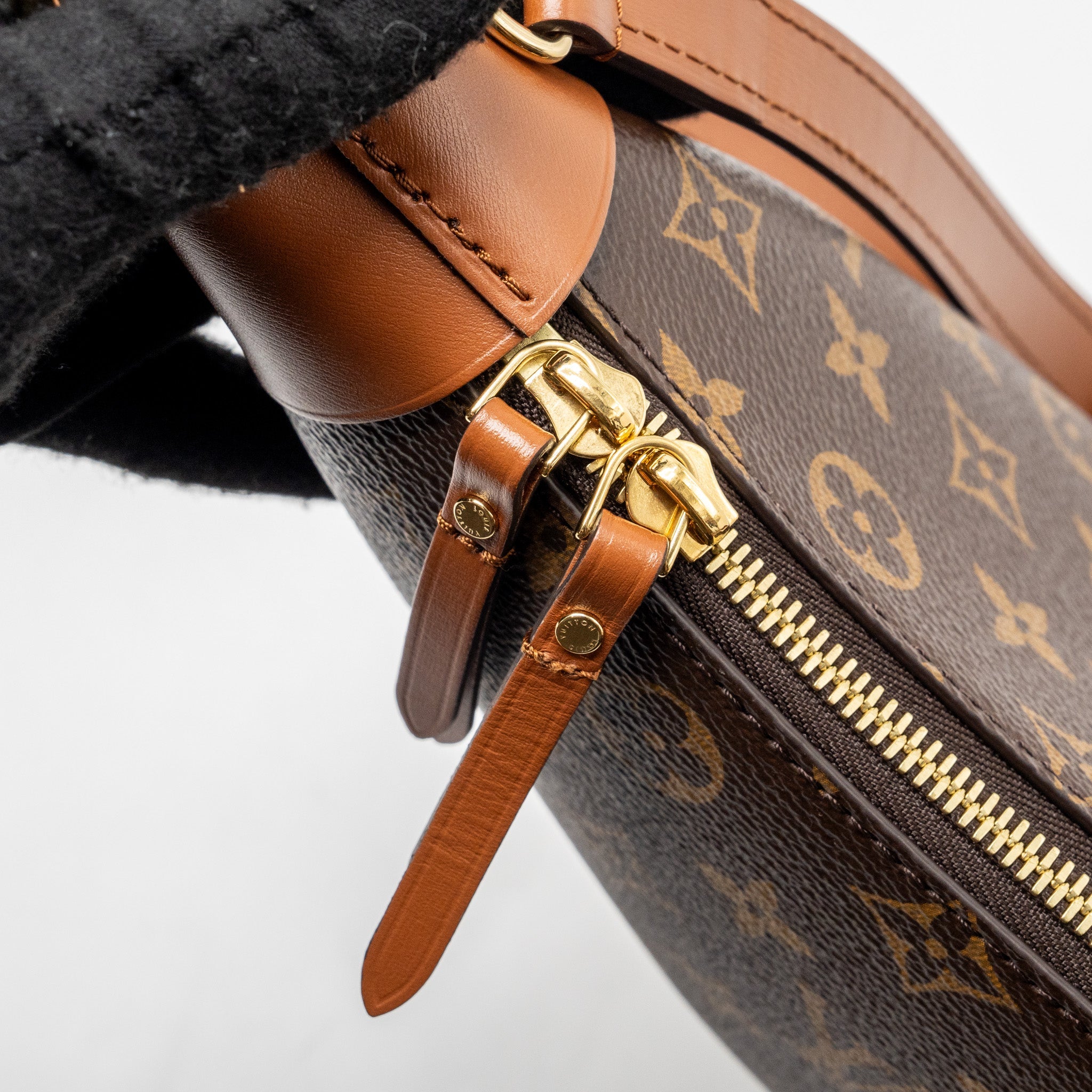 LOUIS VUITTON LOOP HOBO BAG MONOGRAM CANVAS GHW