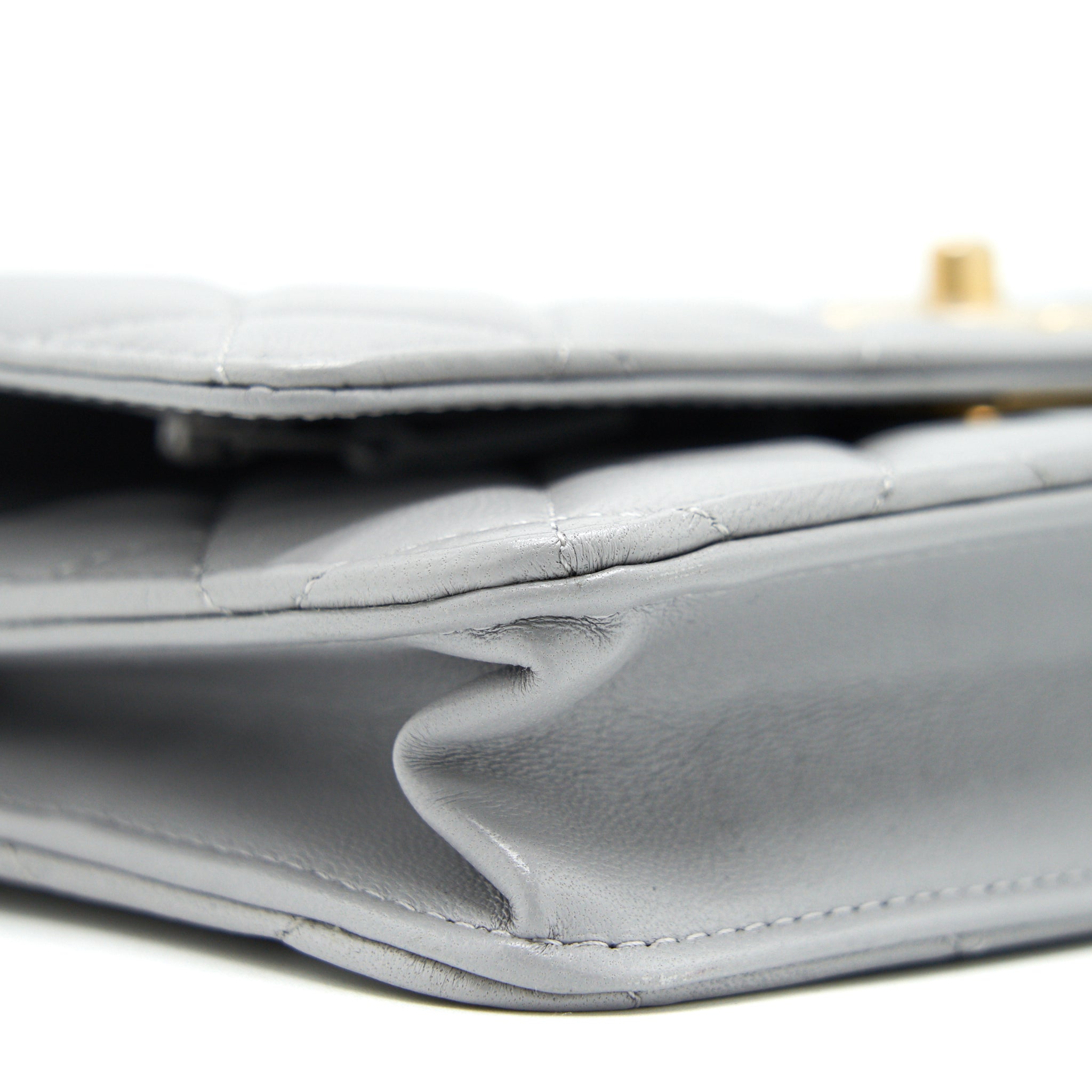 CHANEL 21B PEARL CRUSH WALLET ON CHAIN GREY GHW