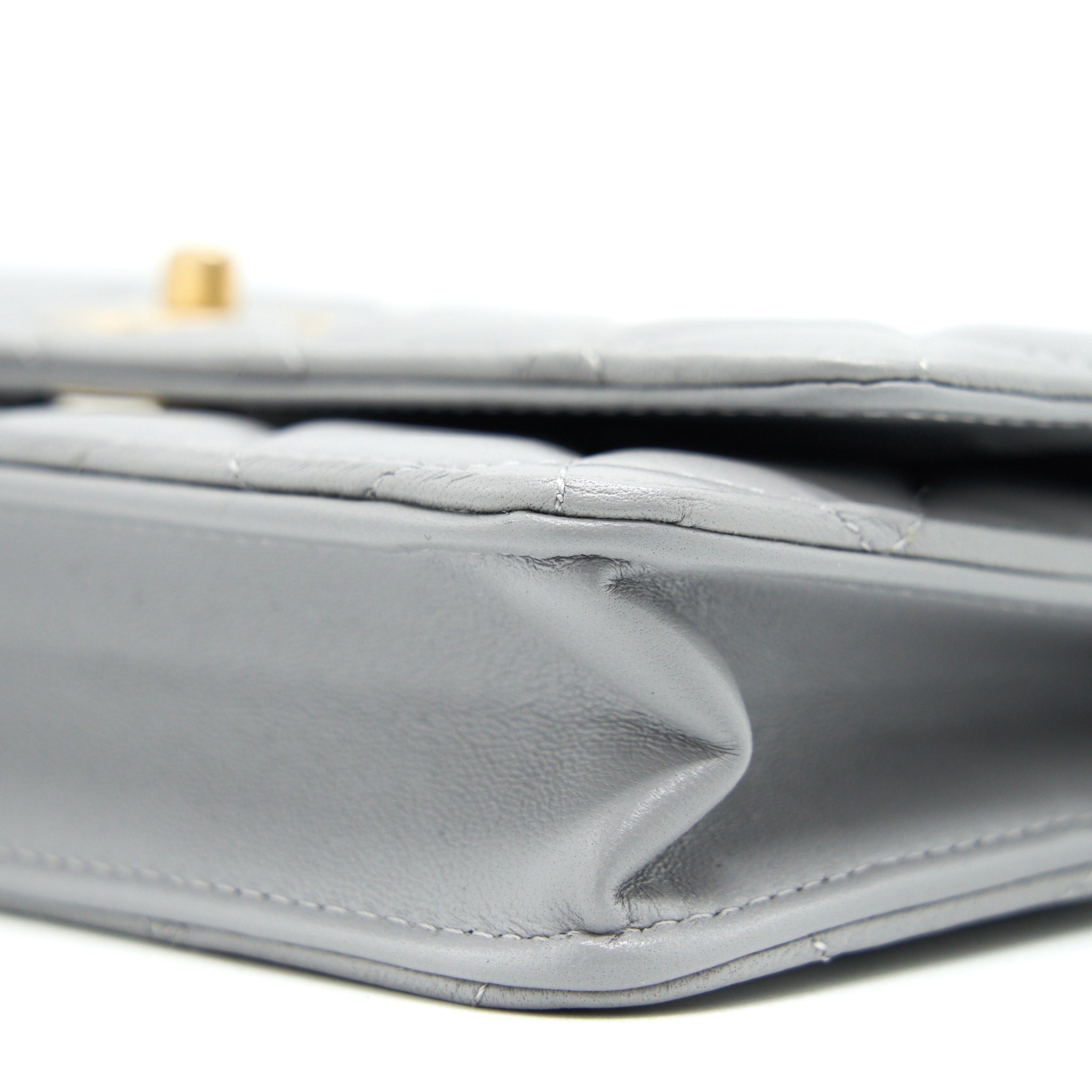 CHANEL 21B PEARL CRUSH WALLET ON CHAIN GREY GHW