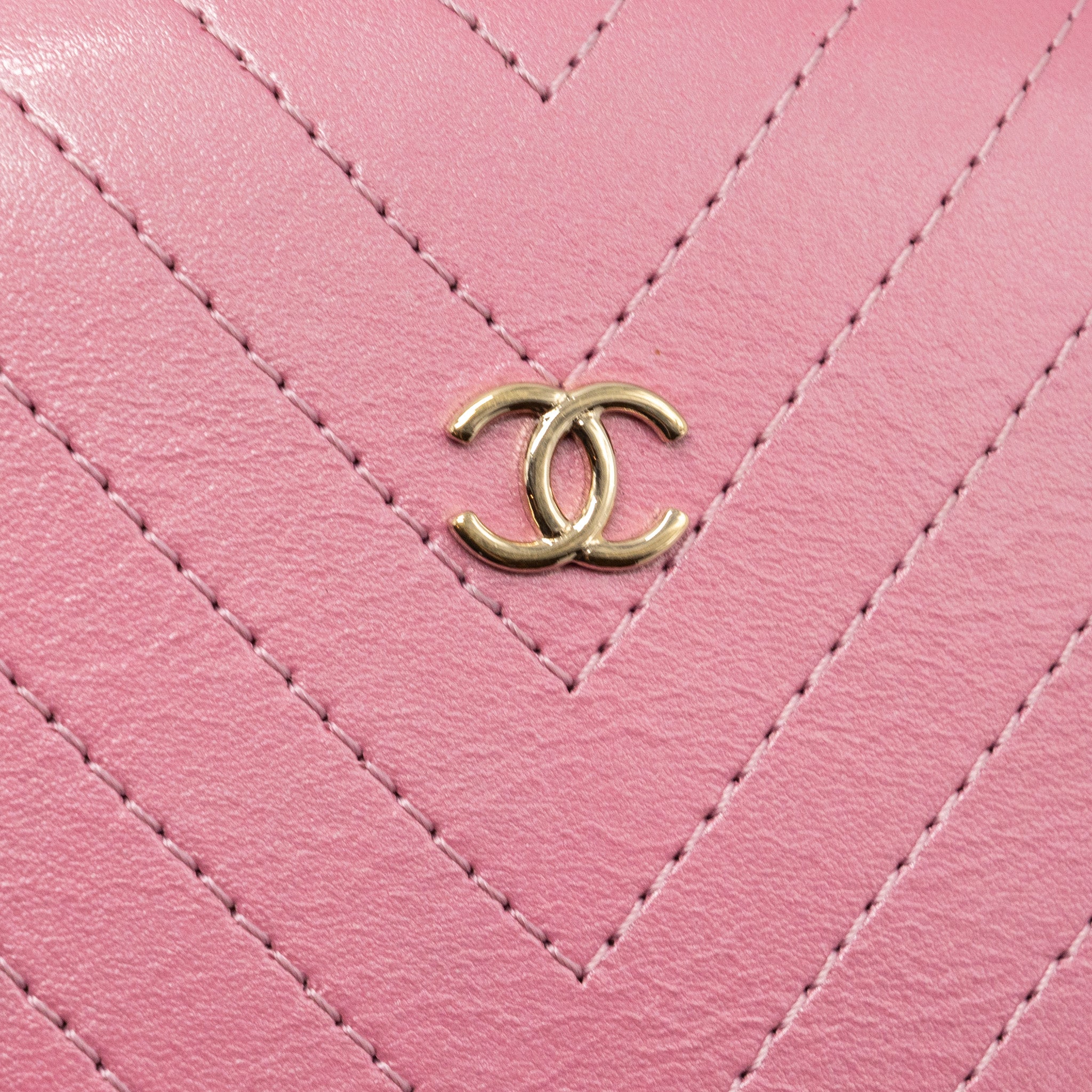 CHANEL OVAL CHEVRON BAG LAMBSKIN PINK LGHW
