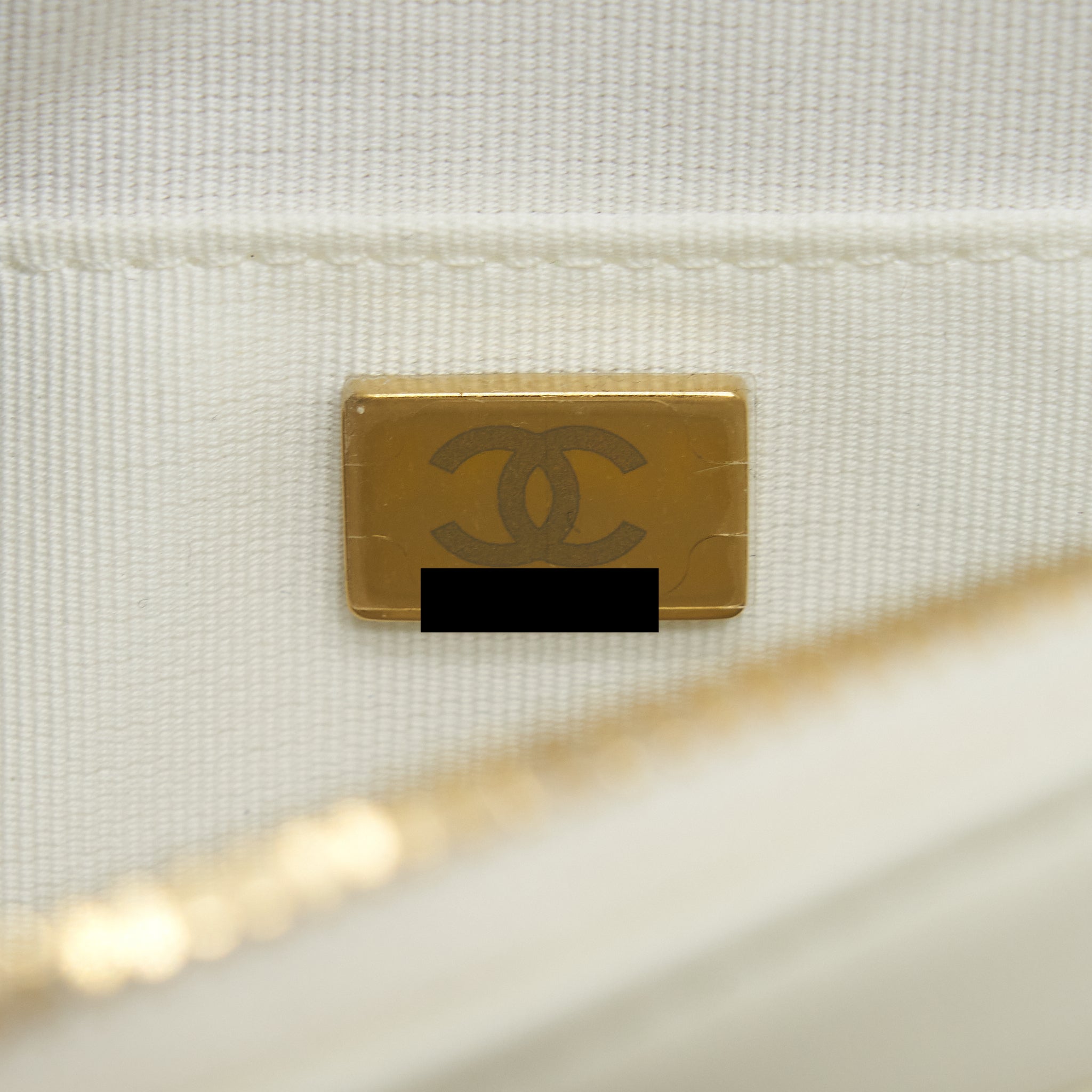 CHANEL 22C CAMERA BAG CALFSKIN WHITE GHW (MICROCHIP)
