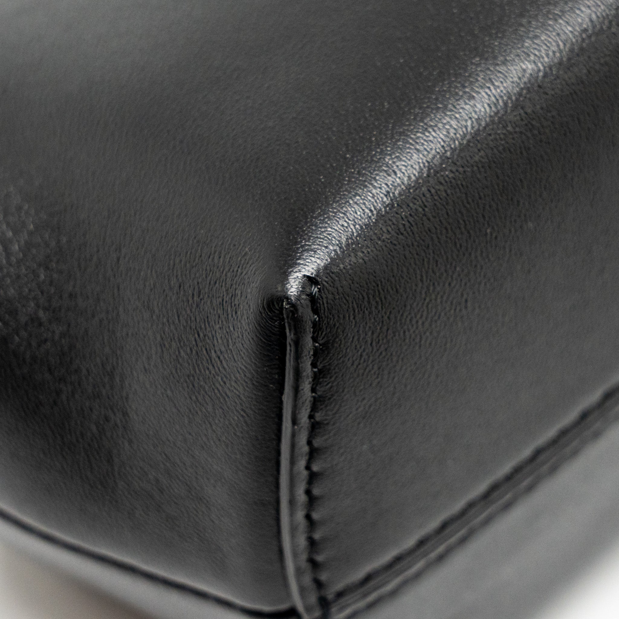 FENDI SMALL FENDI FIRST CLUTCH BAG NAPPA BLACK GHW
