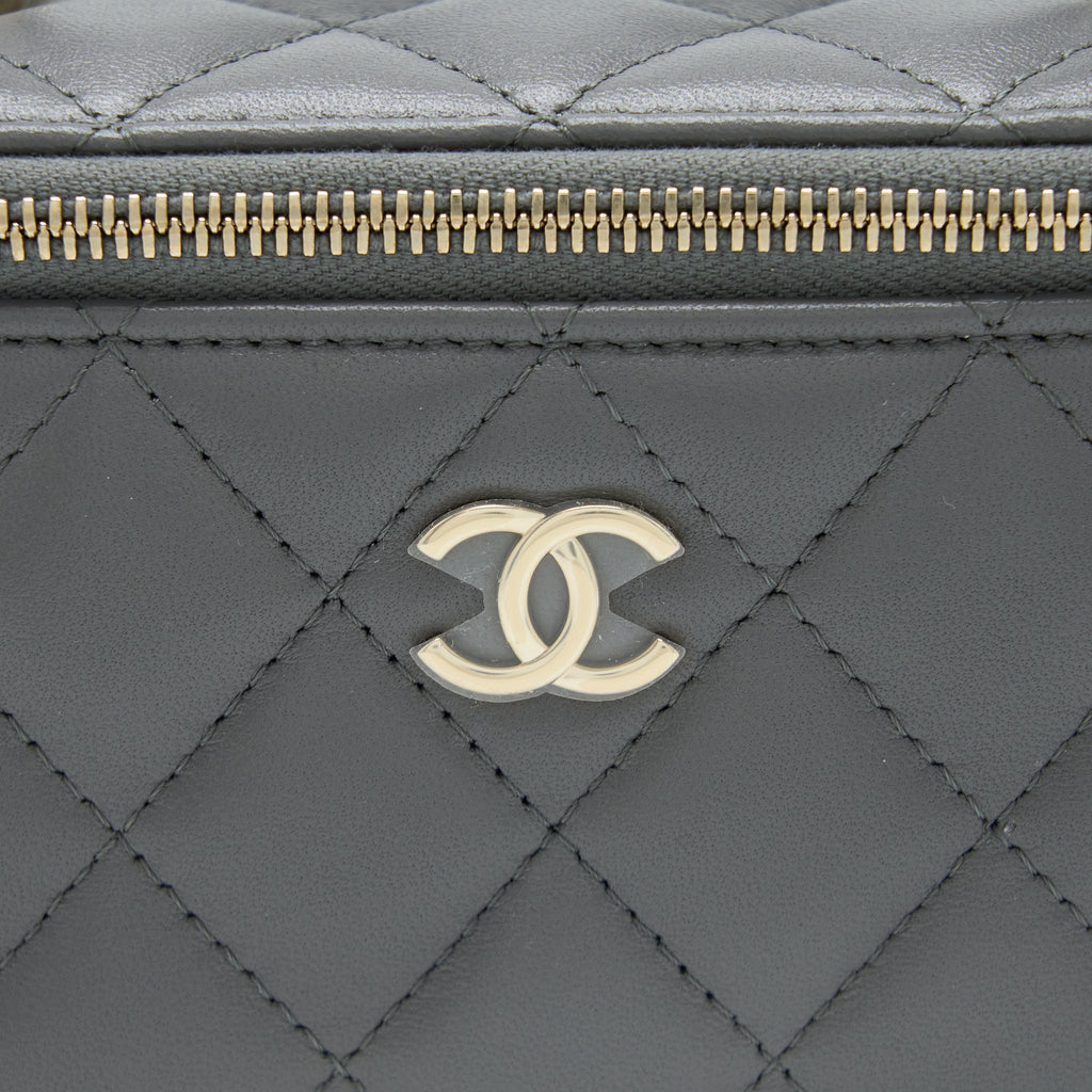 CHANEL TOP HANDLE LONG VANITY WITH CHAIN LAMBSKIN GREY LGHW (MICROCHIP)