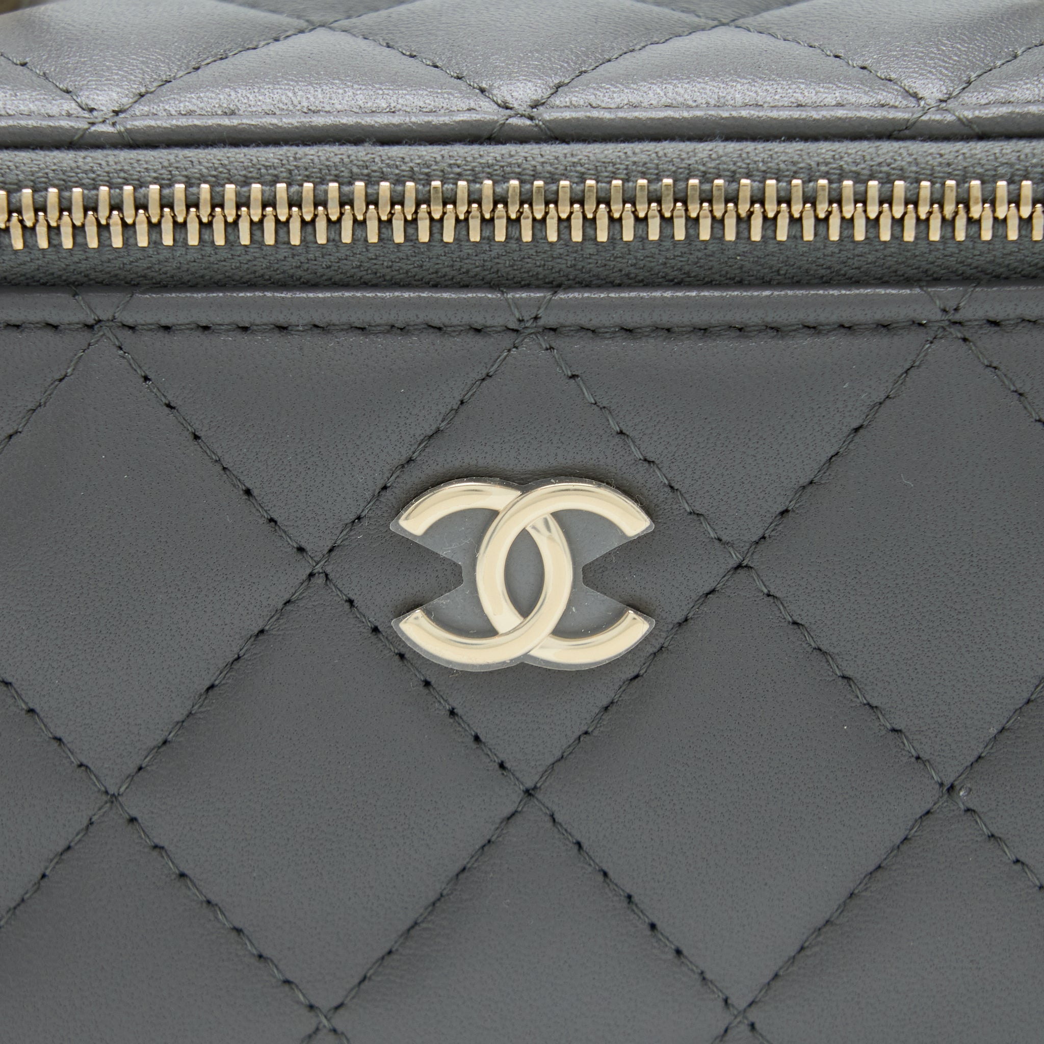 CHANEL TOP HANDLE LONG VANITY WITH CHAIN LAMBSKIN GREY LGHW (MICROCHIP)